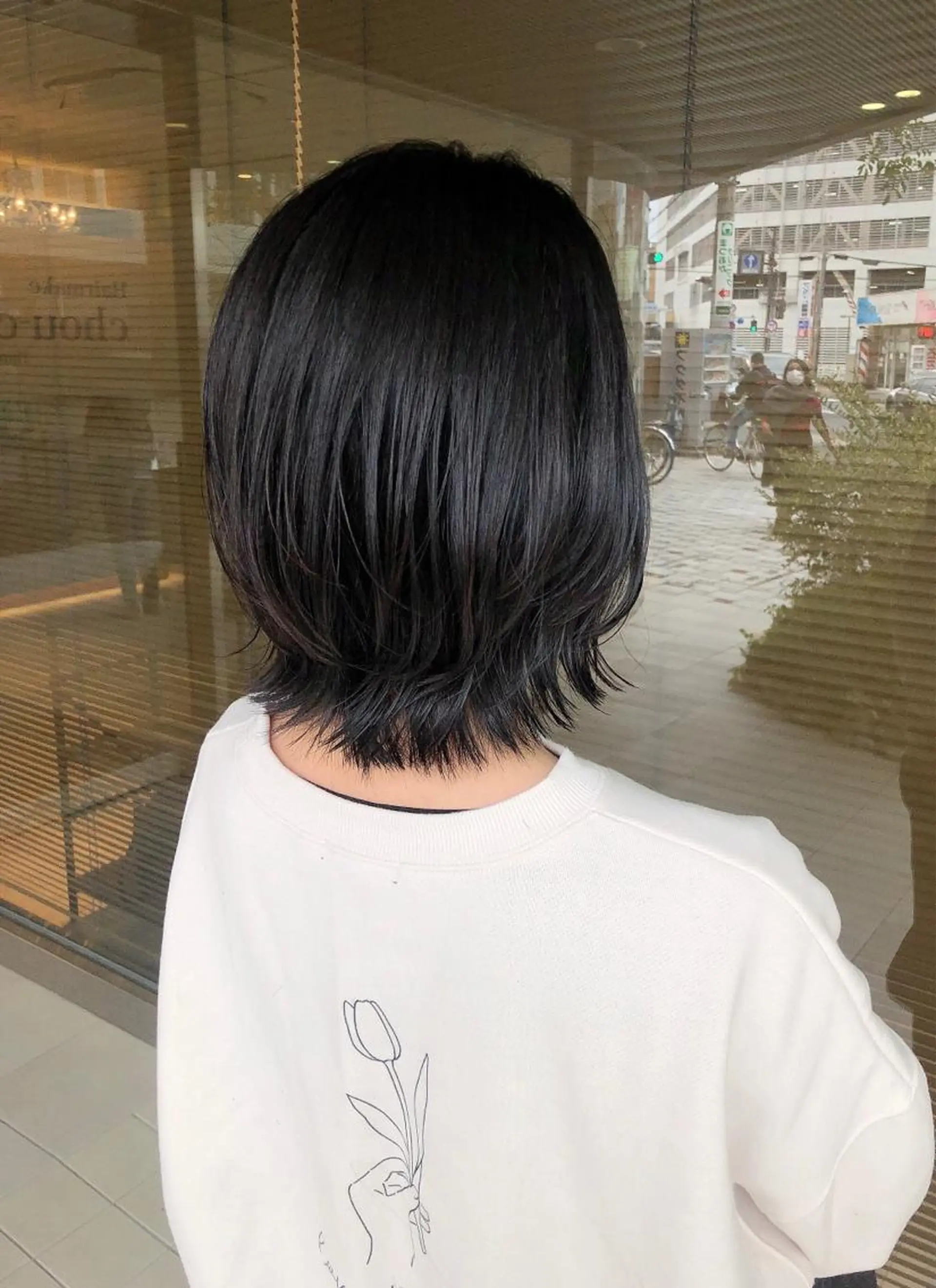 ミディアム アッシュ 髪質改善 レイヤーカット 外ハネヘア カット ヘアカラー トリートメント ✨レイヤーお任せ✨ 林有里子のヘアスタイル