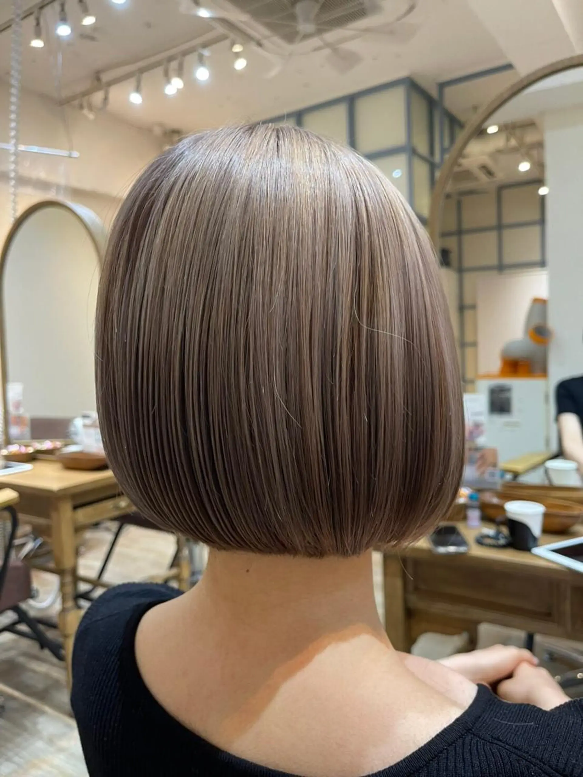 ショート カラー バレイヤージュ ハイライトカラー ボブ ハイライト レイヤーカット カット ヘアカラー N°sopo 札幌大通のヘアスタイル