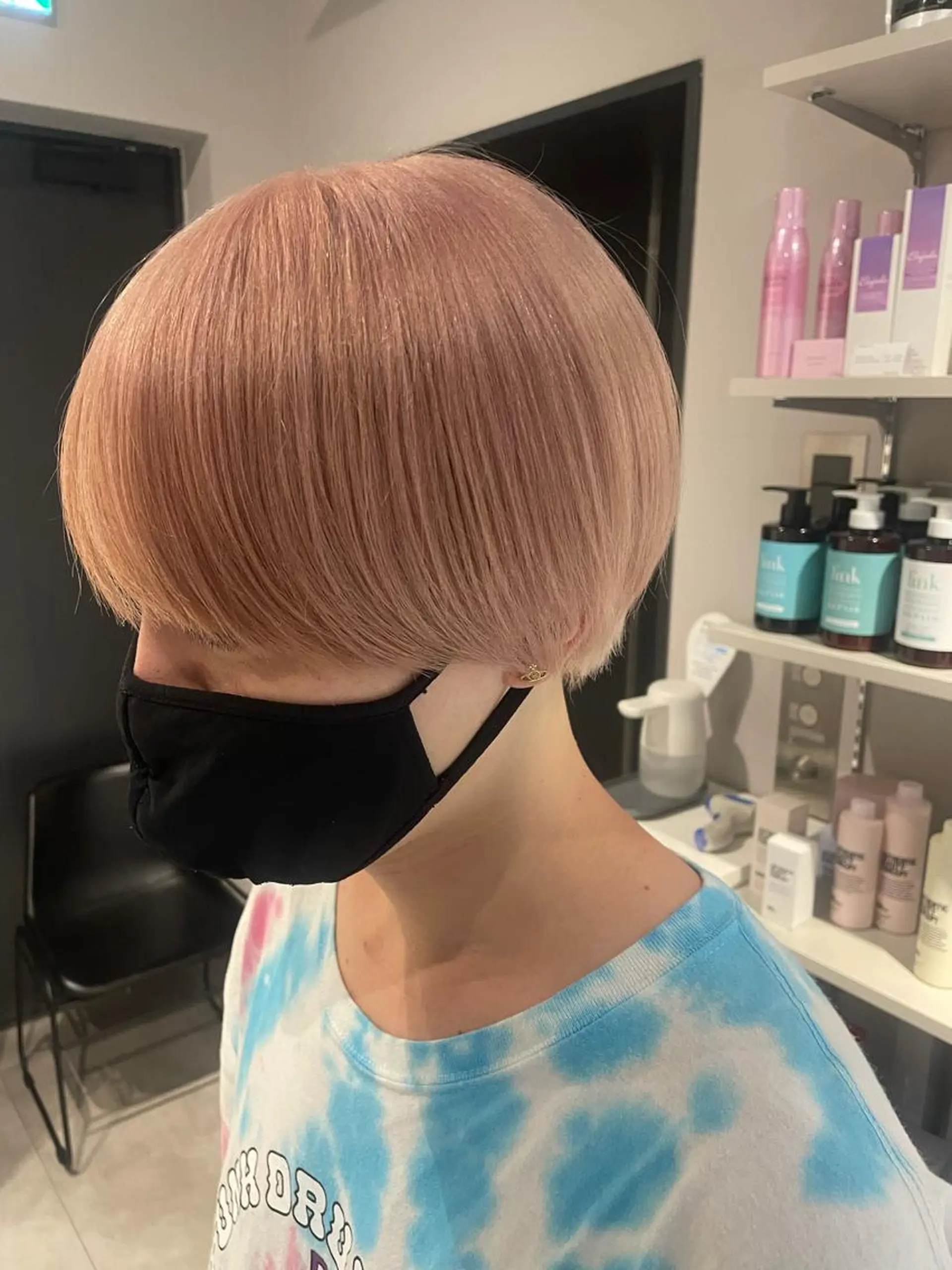 ショート カラー ブリーチ ケアブリーチ ヘアカラー ブリーチ👩‍🦳/ ‪✂︎MANAMIのヘアスタイル