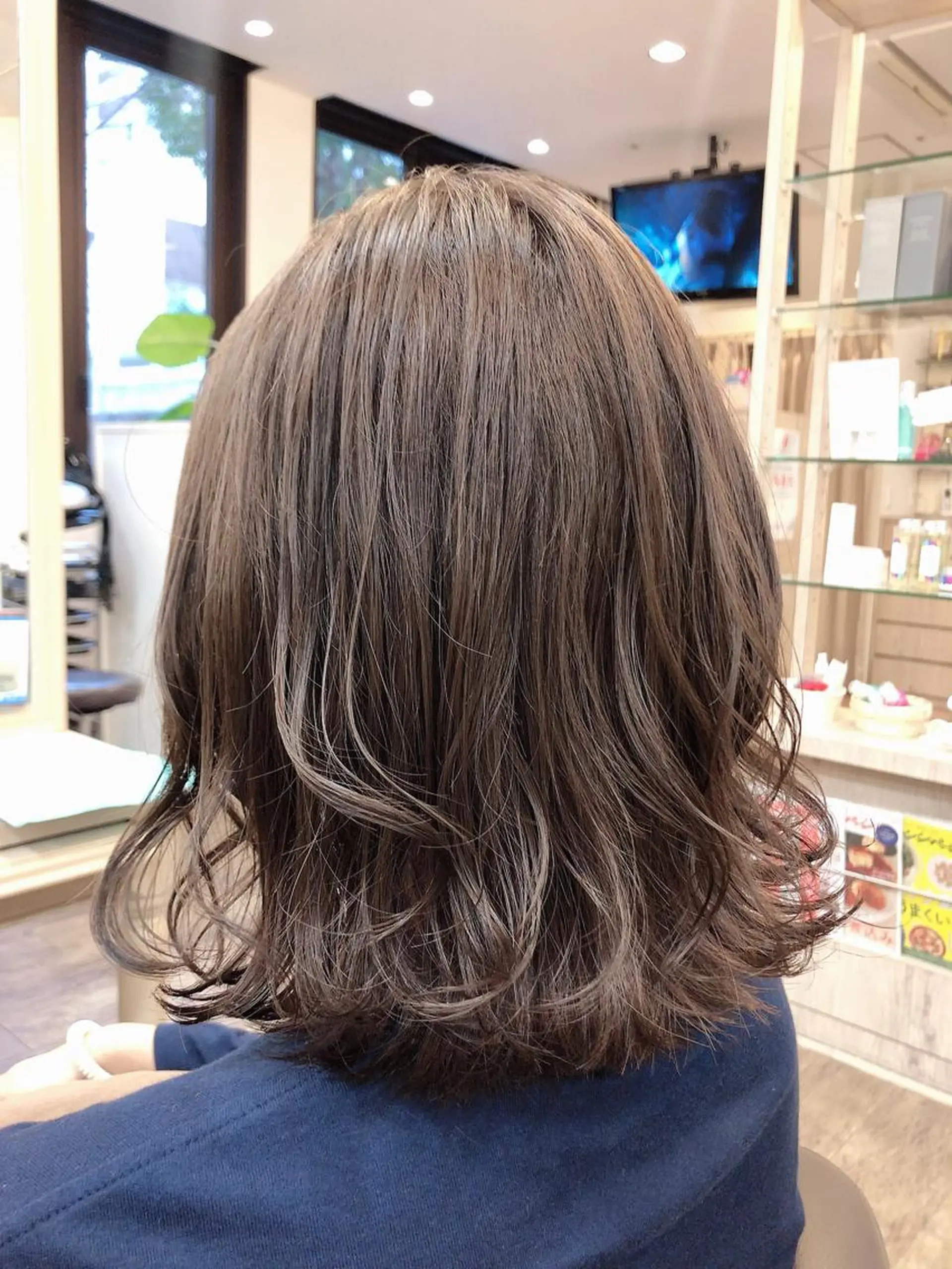 ミディアム カラー アッシュ イルミナカラー ヘアカラー 尚平 髪質改善 大人のデザインカラーのその他イメージ