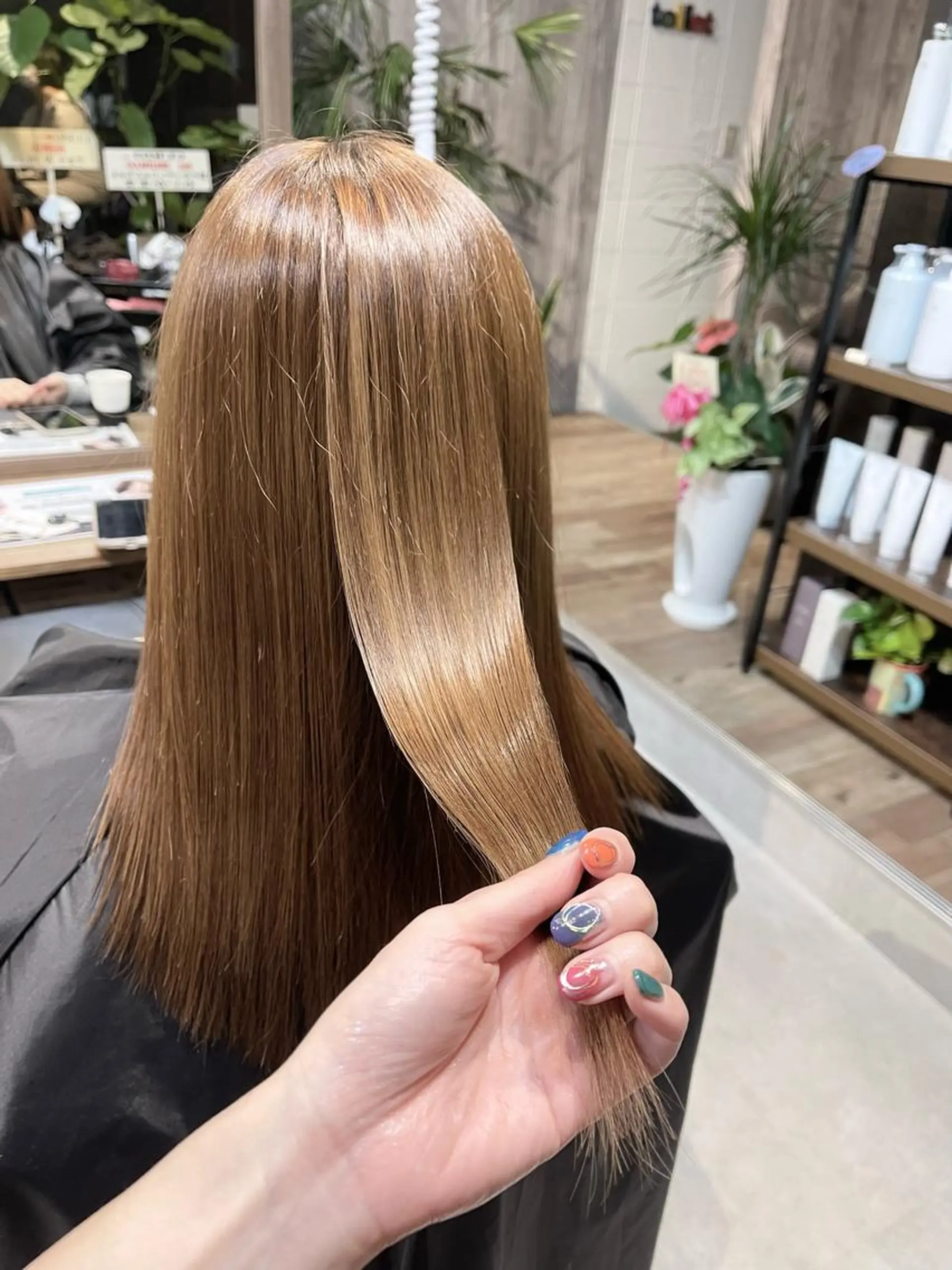 ミディアム トリートメント カット ヘアカラー トリートメント i  plus＋所属・髪質改善で 憧れの潤艶美髪にのヘアスタイル