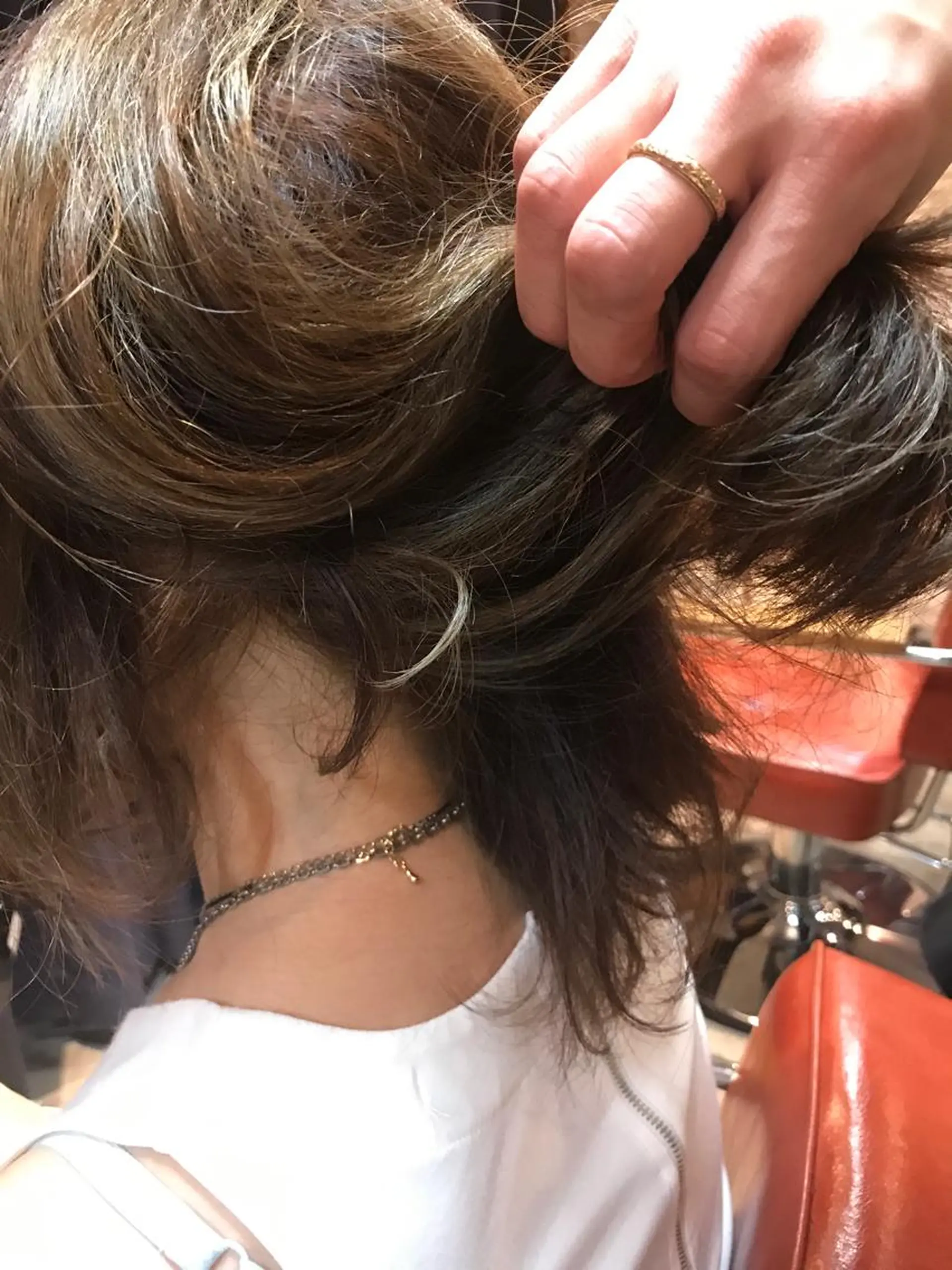 ミディアム カラー グレージュ ハイトーンカラー ハイトーングレージュ インナーカラー 髪質改善×大人可愛い 艶髪🫧ダイトのヘアスタイル