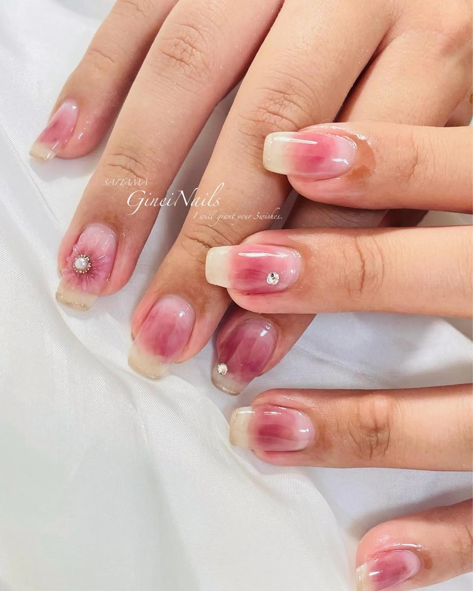 ネイル フットネイル キラキラネイル ロングネイル ミラーネイル ニュアンスネイル Genie Nailsのネイルデザイン