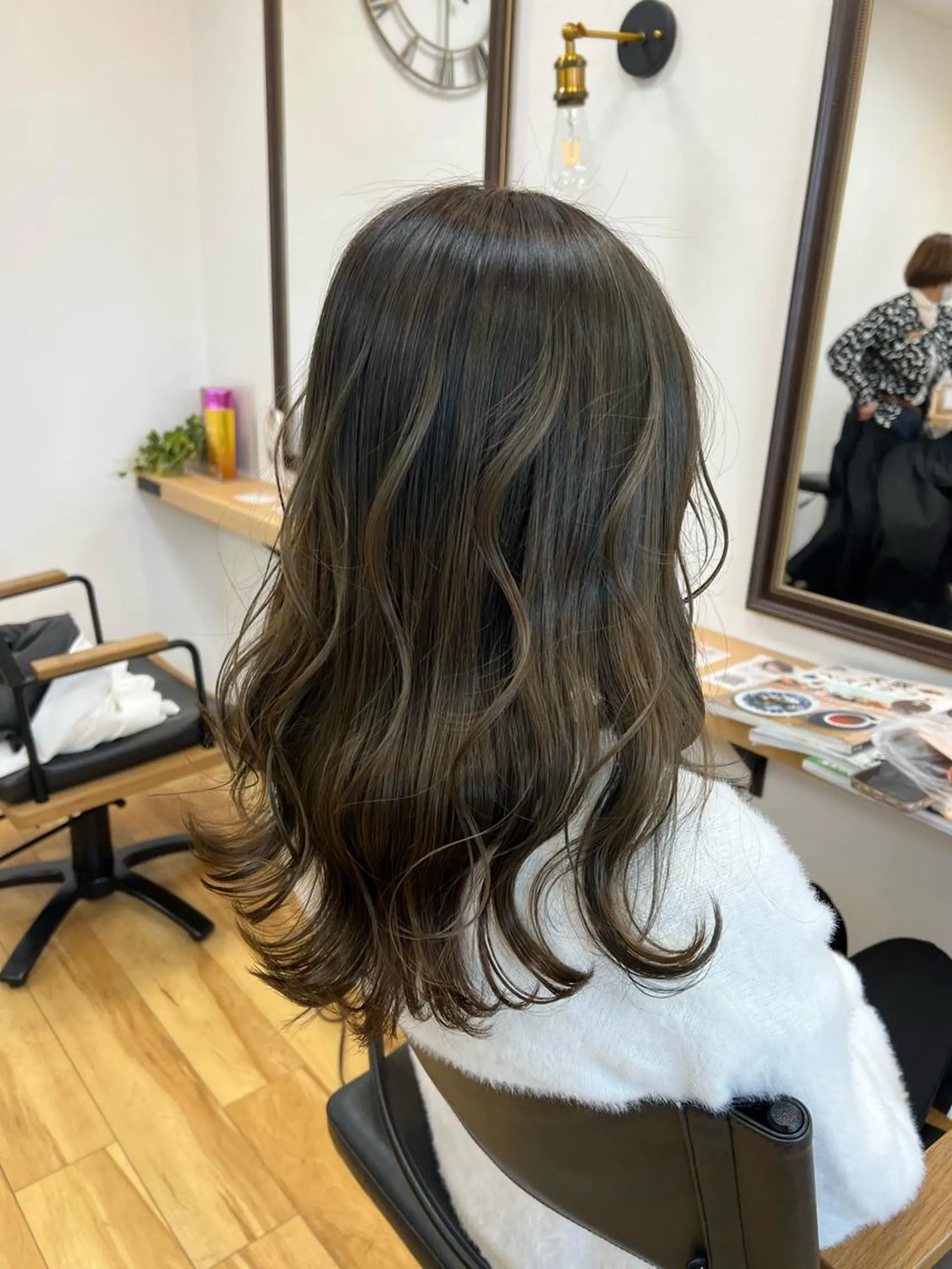 セミロング ヘアカラー 川畑 陽奈のヘアスタイル