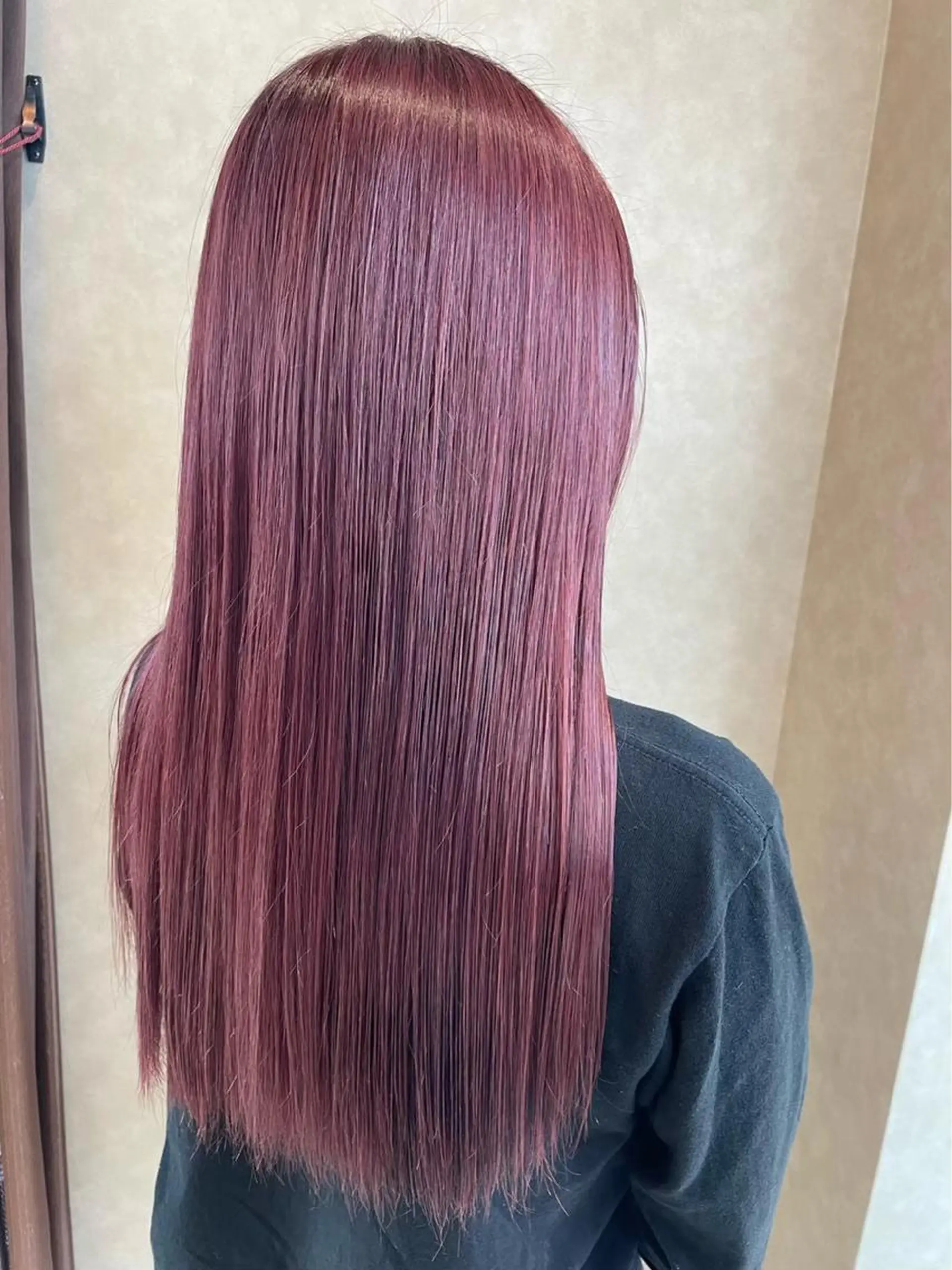 ロング ヘアカラー 根本 美咲のヘアスタイル