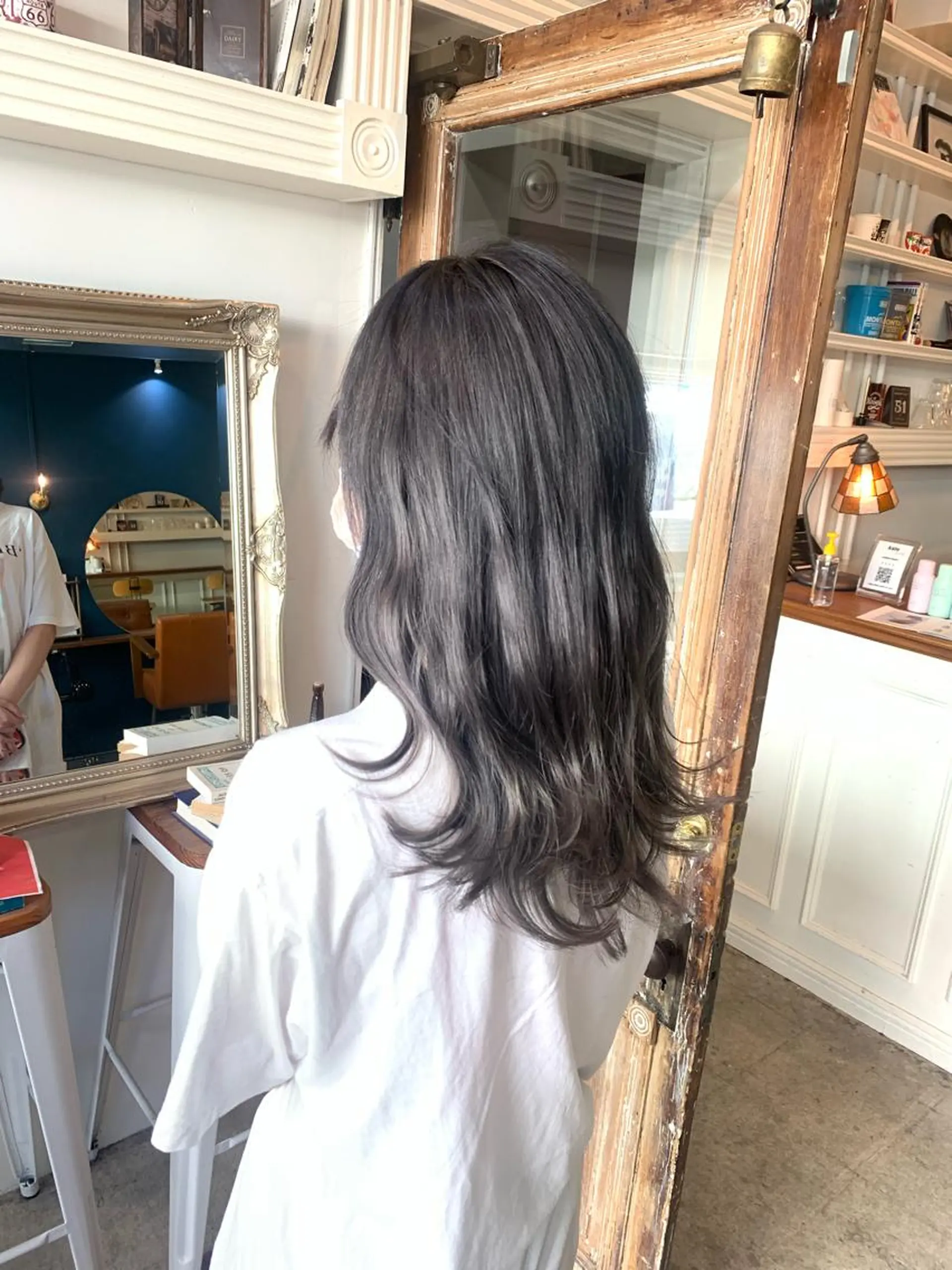 セミロング アッシュ ヘアカラー トリートメント ヘッドスパ ヘアセット 山口 竣也のヘアスタイル