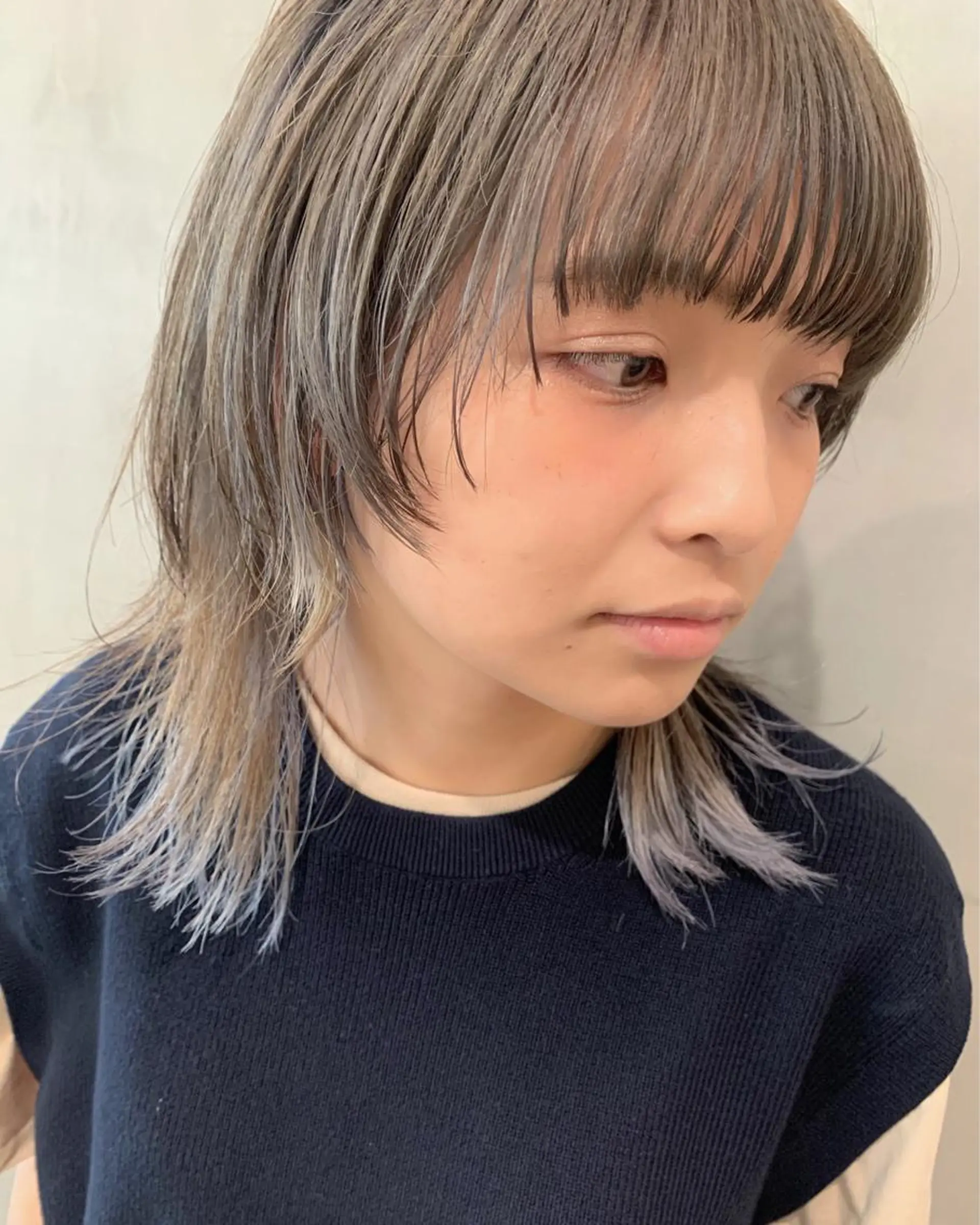 ミディアム カラー ハイトーンカラー カット ヘアカラー トリートメント 優 作のヘアスタイル