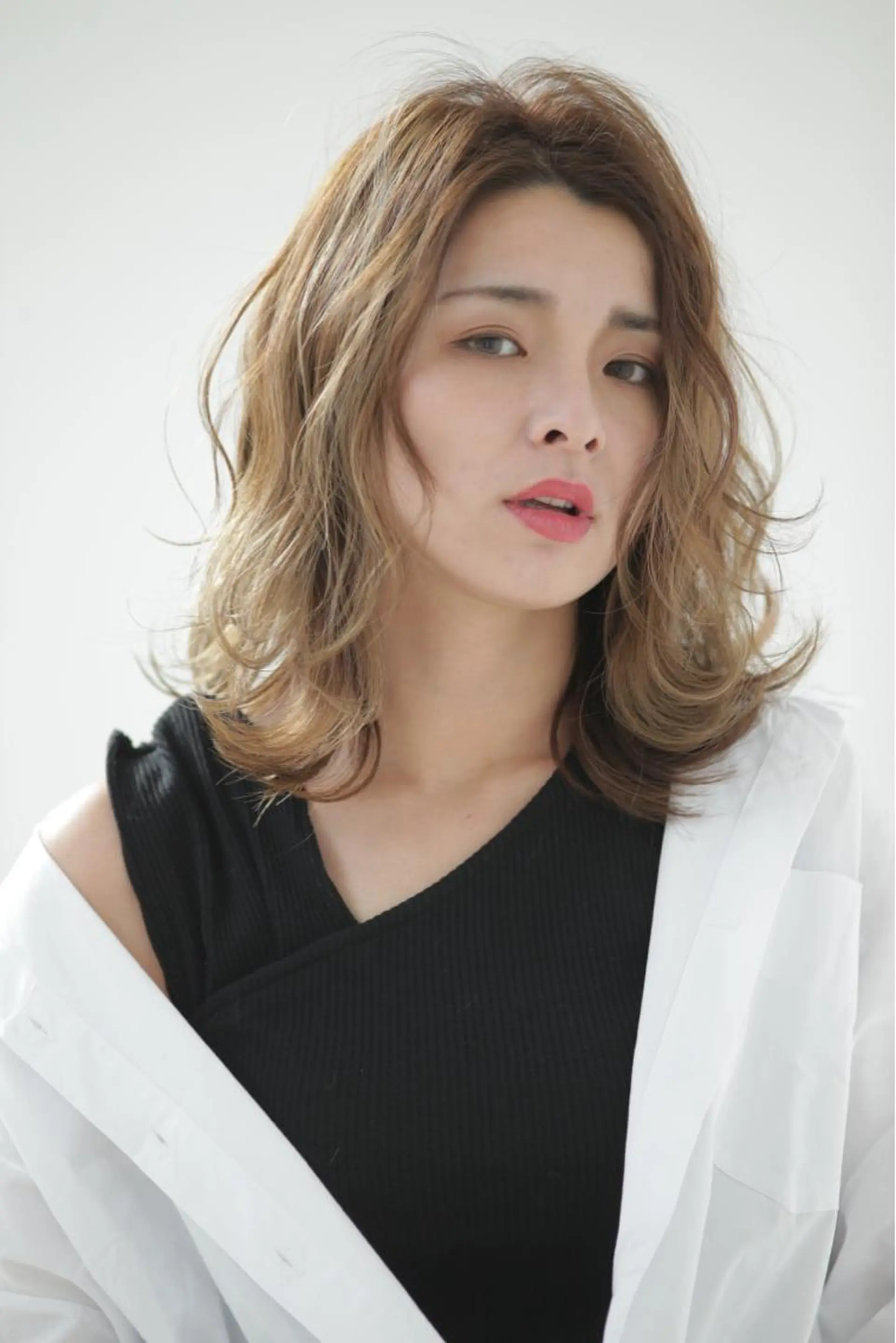 セミロング カラー ハイトーンカラー 外国人風カラー 外ハネヘア Lee 甲子園のヘアスタイル