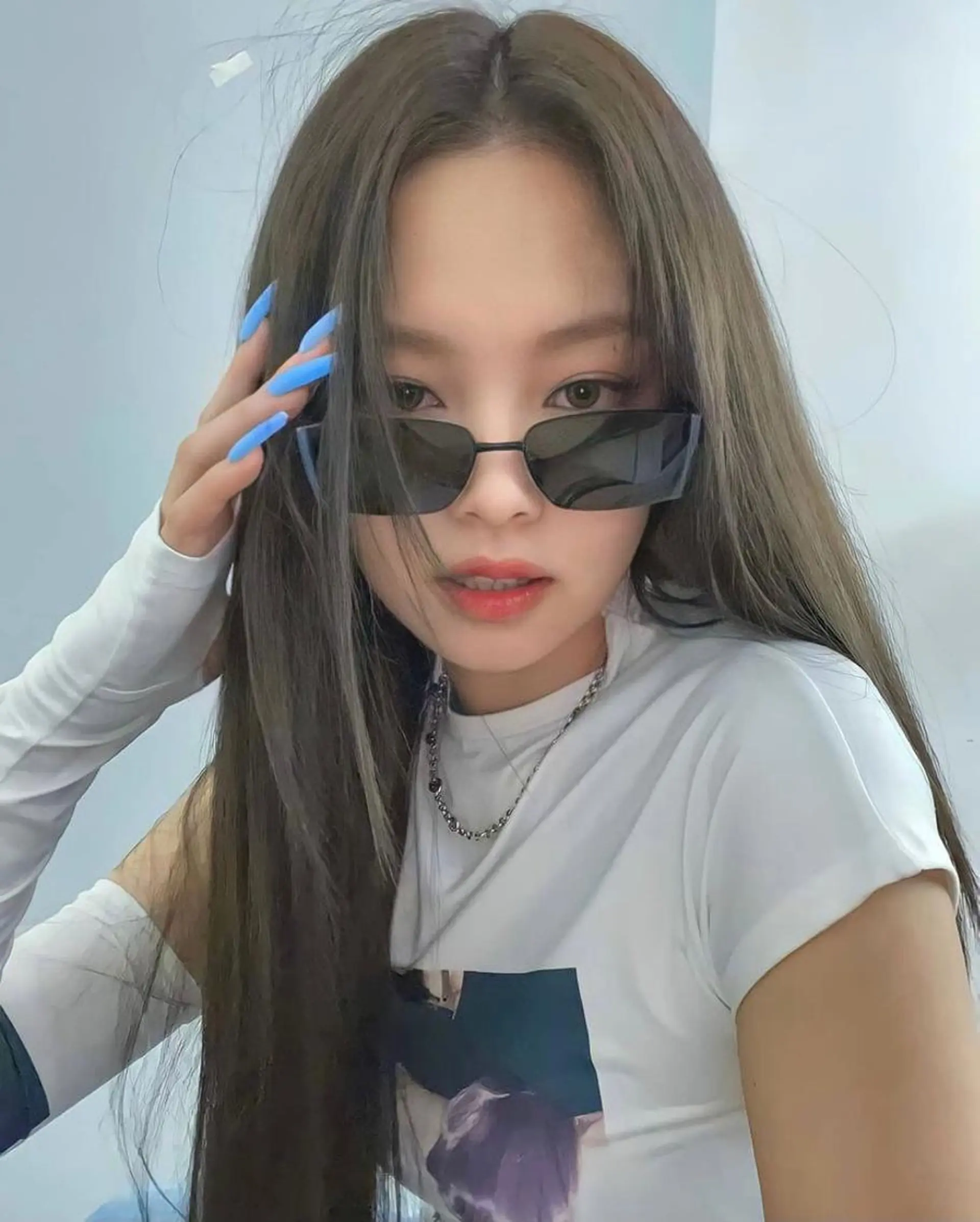セミロング カラー パーマ ヘアアレンジ メンズ ネイル マツエク・マツパ メンズ韓国風 韓国風マツエク ヨシンモリ 韓国風ヘア レイヤーカット Olive🫒／赤み 消し／透明感のヘアスタイル