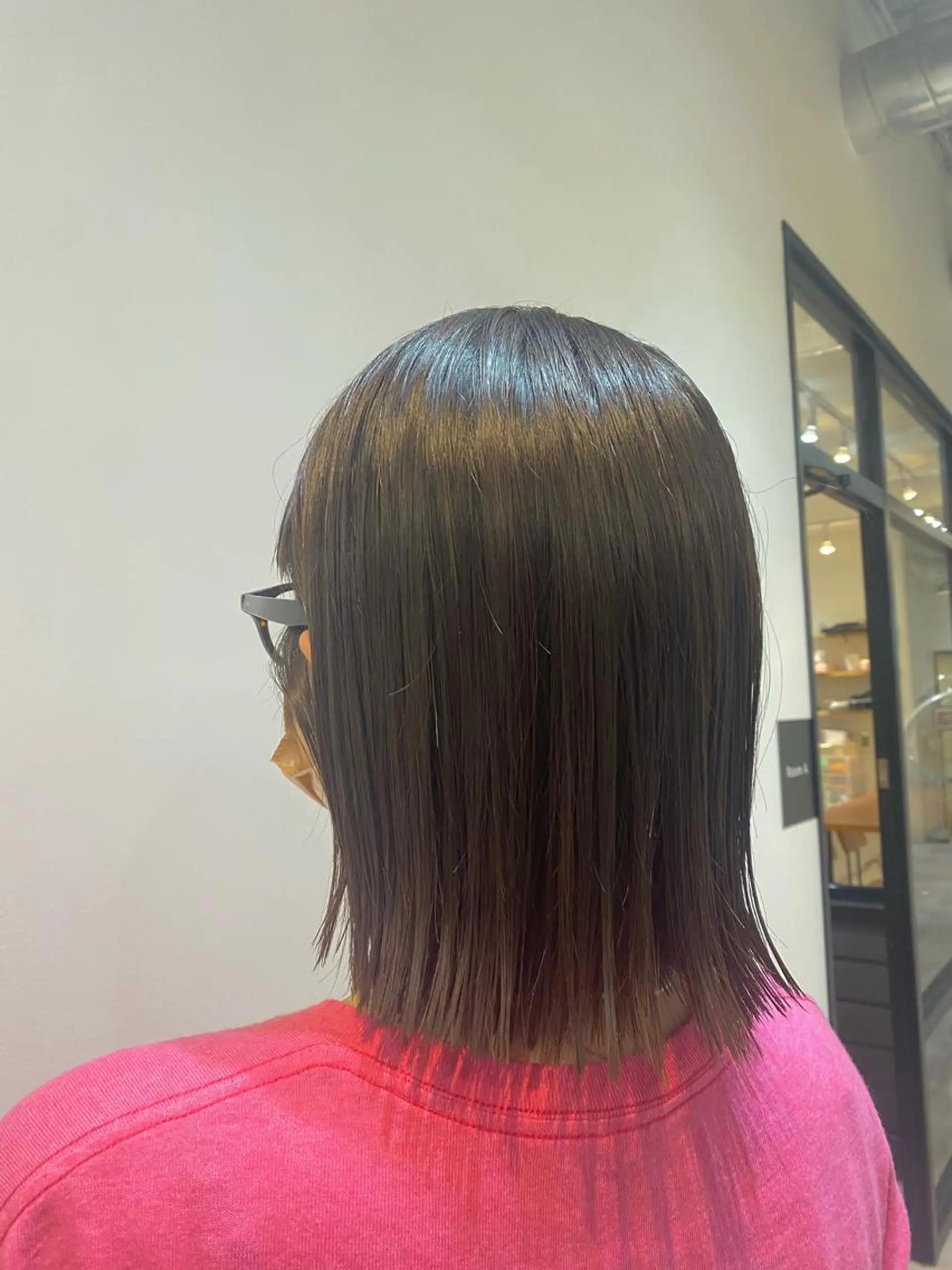 ミディアム カラー ミディアムパーマ バレイヤージュ ブリーチ ケアブリーチ デザインカラー カット ヘアカラー 縮毛矯正 トリートメント ♡オシャ髪♡AI ✂️newi町田のヘアスタイル