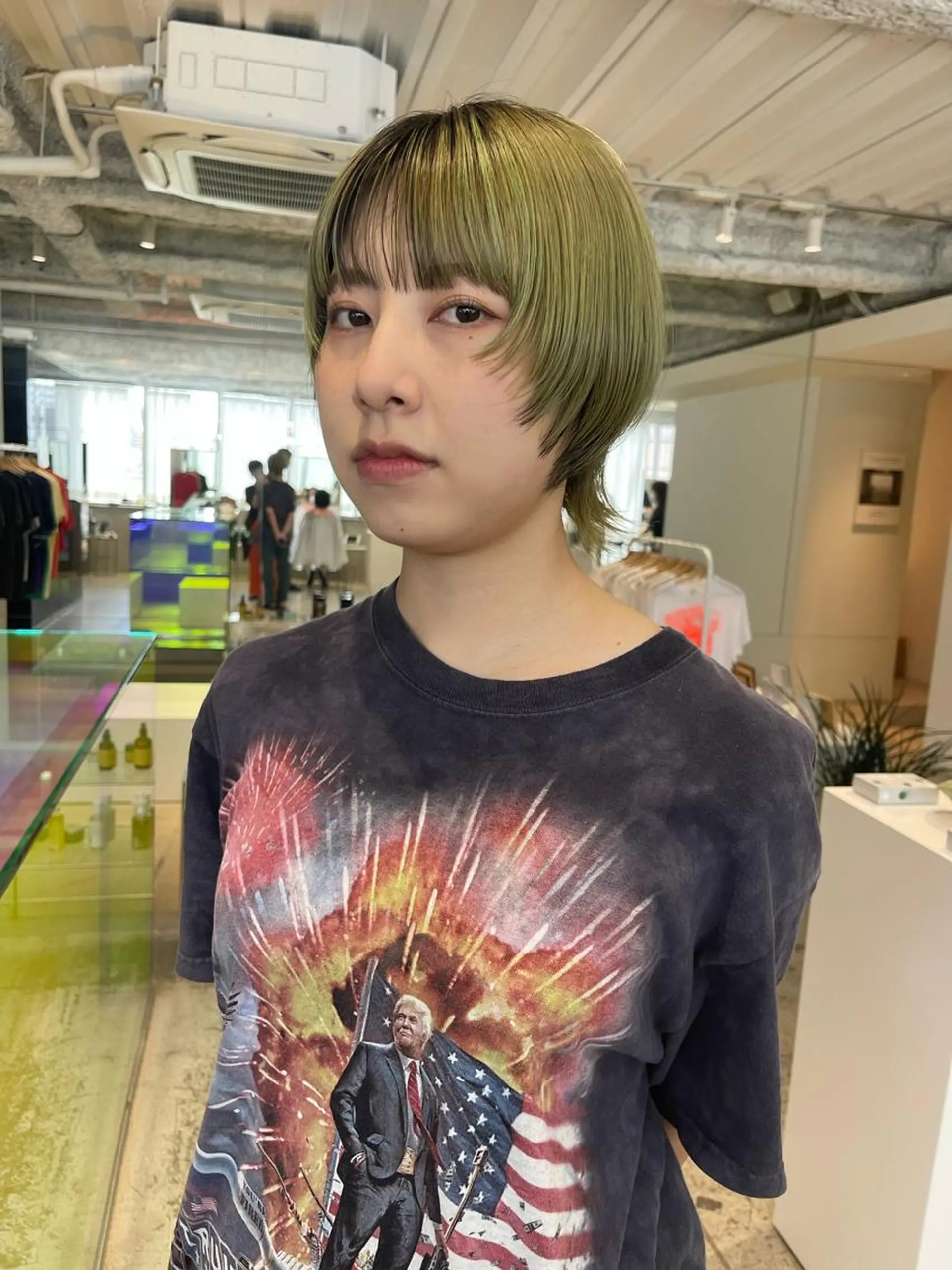 ショート oma　袮次金 鈴香のヘアスタイル