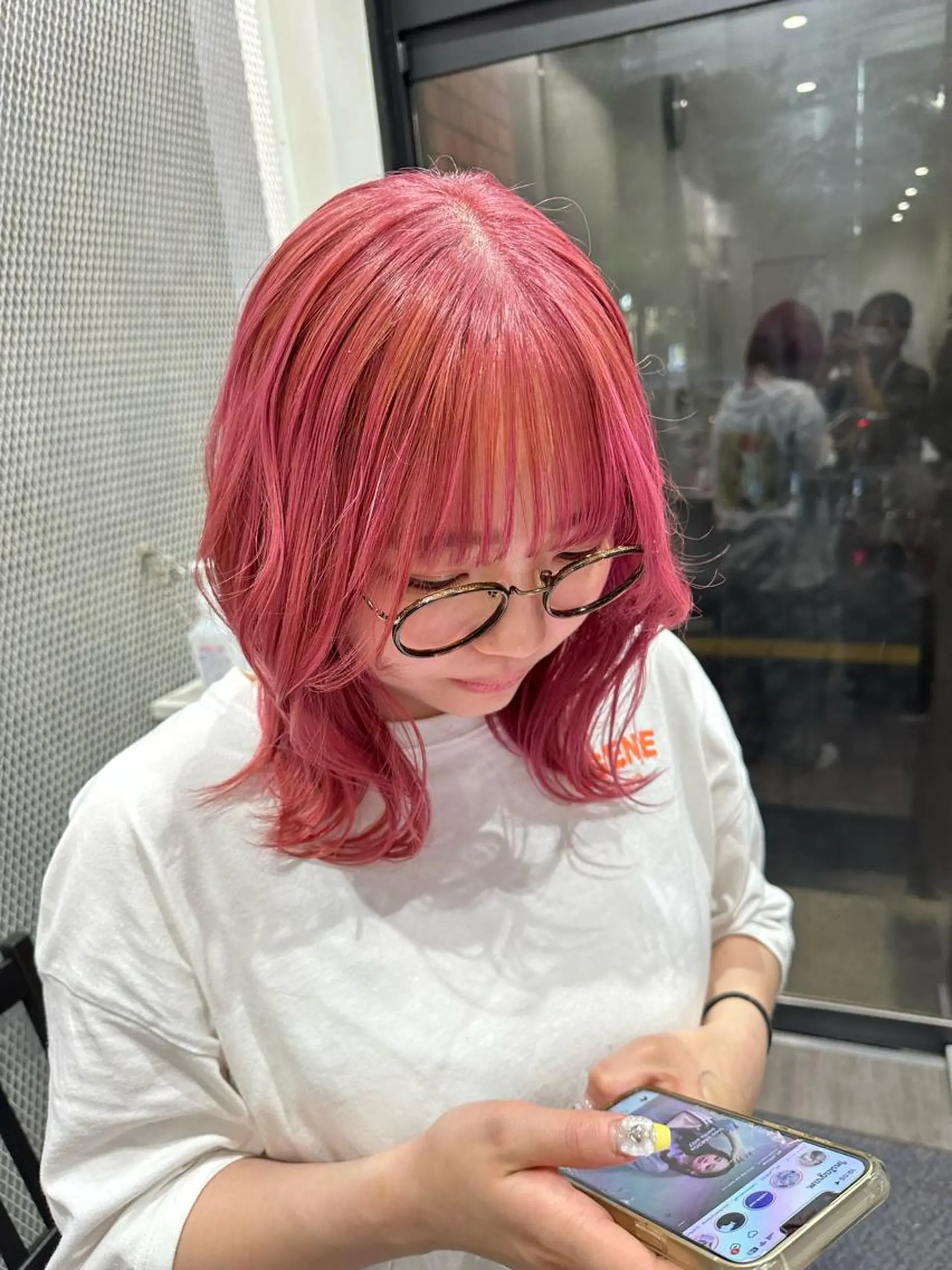 ミディアム カラー ピンクカラー ローズカラー 上田 紗也のヘアスタイル