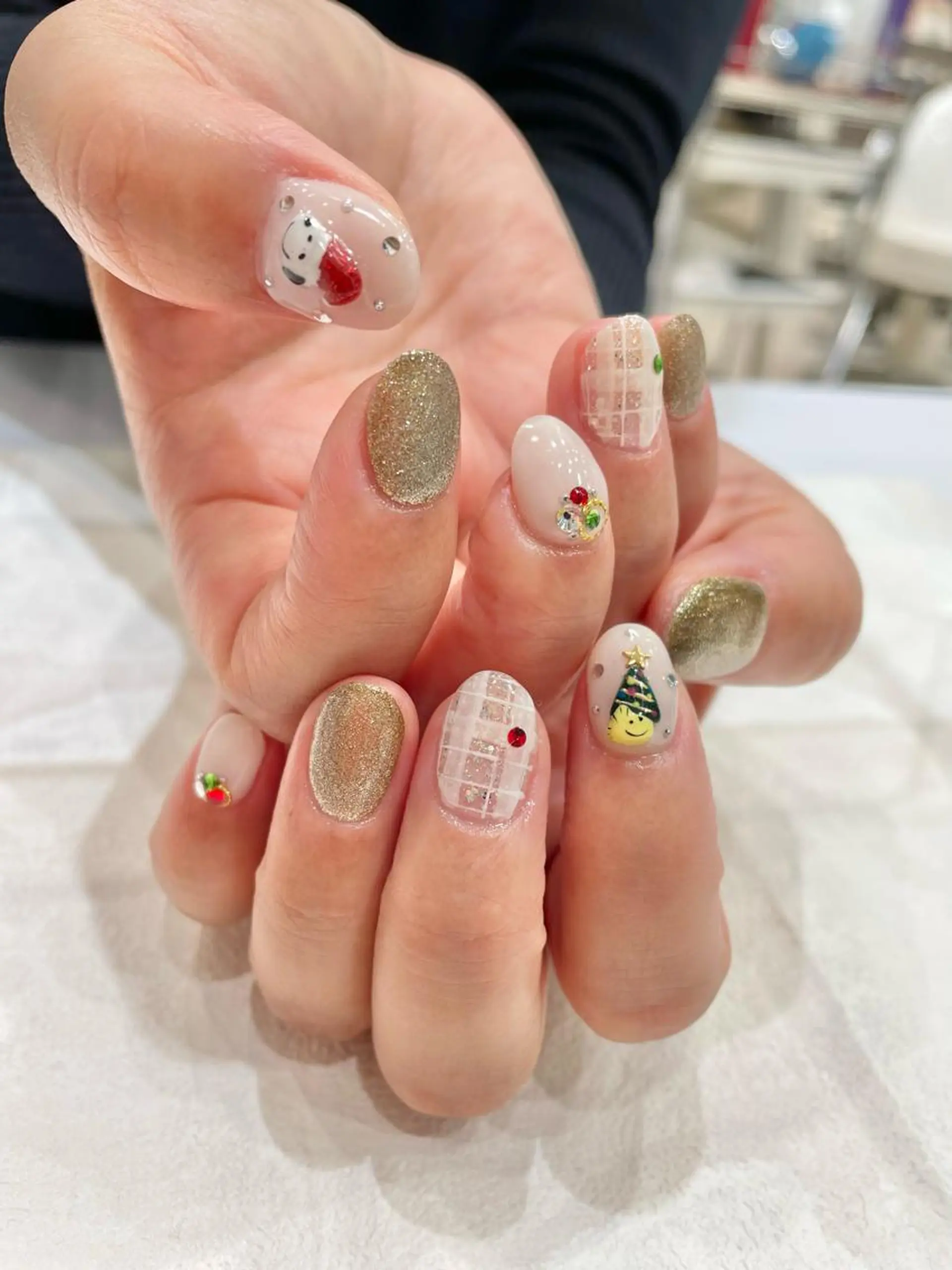 ネイル ハンドネイル Ash関内ネイリスト 荒木晴香のネイルデザイン
