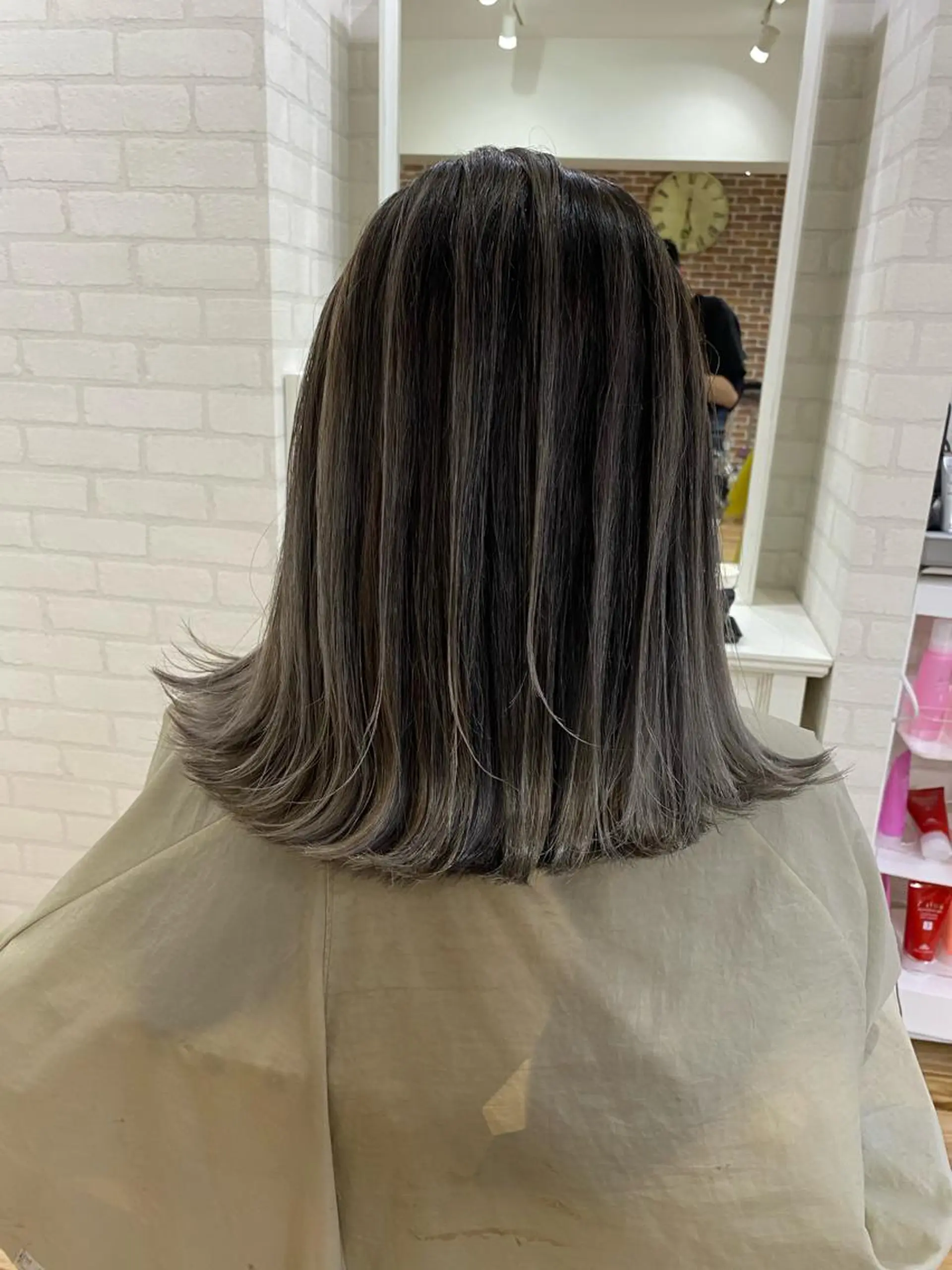 ミディアム カラー ヘアアレンジ ヘアカラー トリートメント 久米 治仁のヘアスタイル