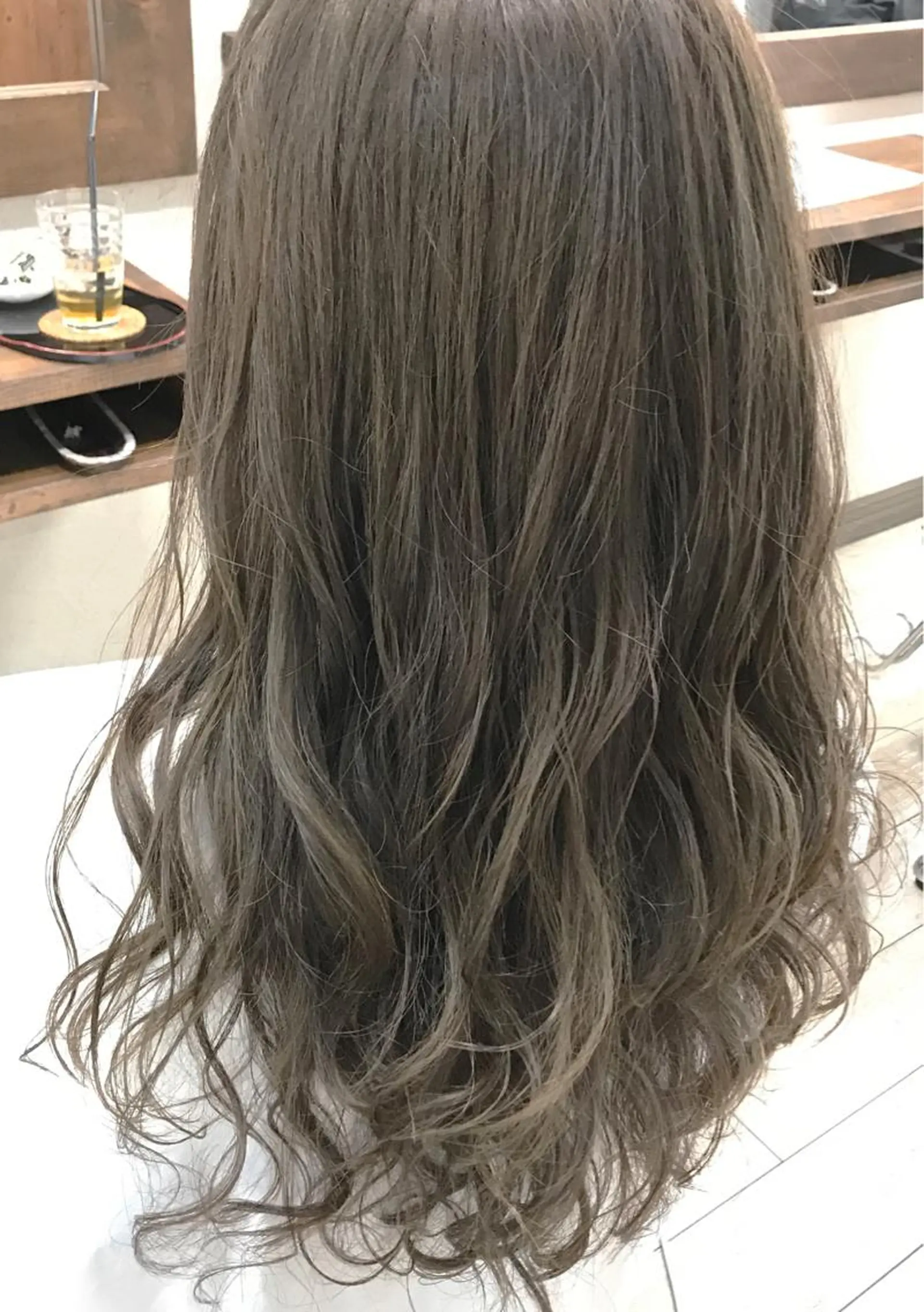 セミロング カラー ブリーチ ブルーカラー ブルーグレー ブルーグレージュ 透明感カラー 日比 貴大/ minim hairのヘアスタイル
