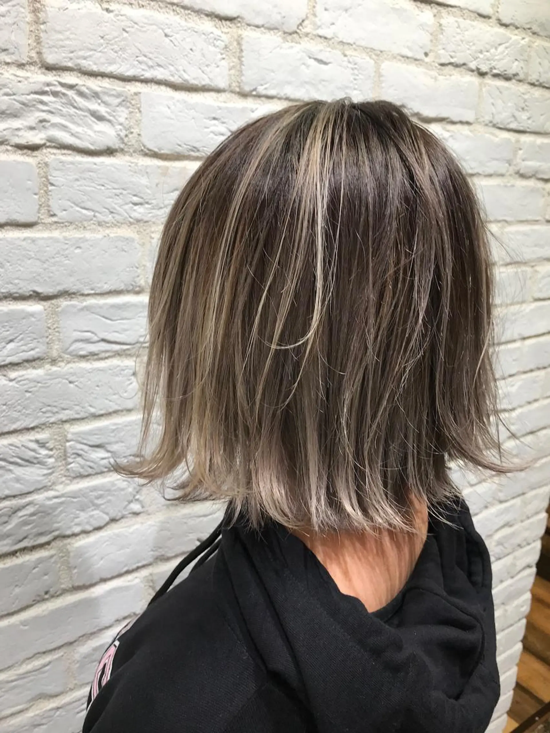 ショート カラー ブリーチ ハイトーンカラー Neale. yumiの眉毛・アイブロウイメージ