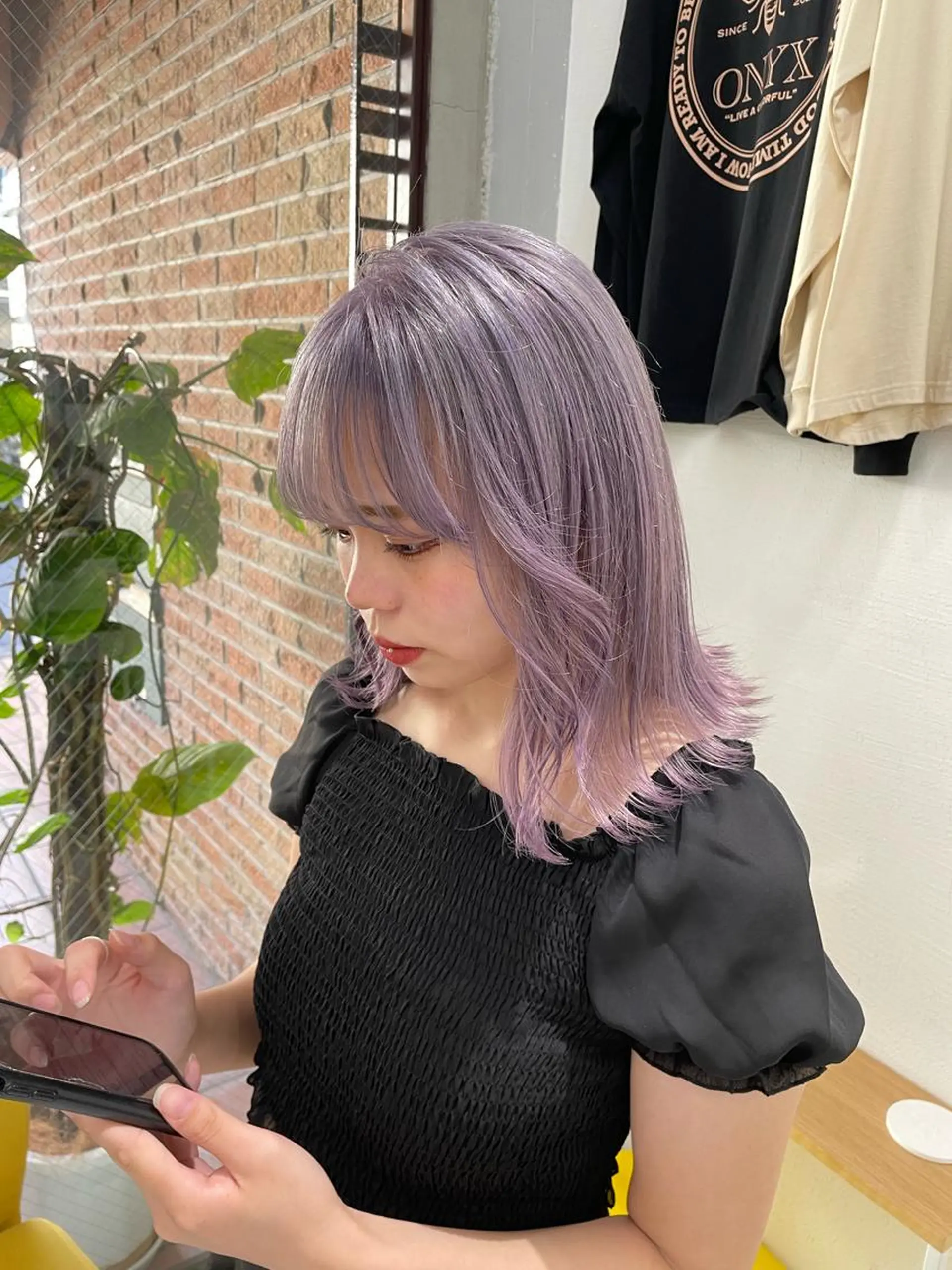 ミディアム カラー アッシュ ベージュカラー ブリーチ ブロンド ブルーカラー 当日予約大歓迎💕/ Chisatoのヘアスタイル