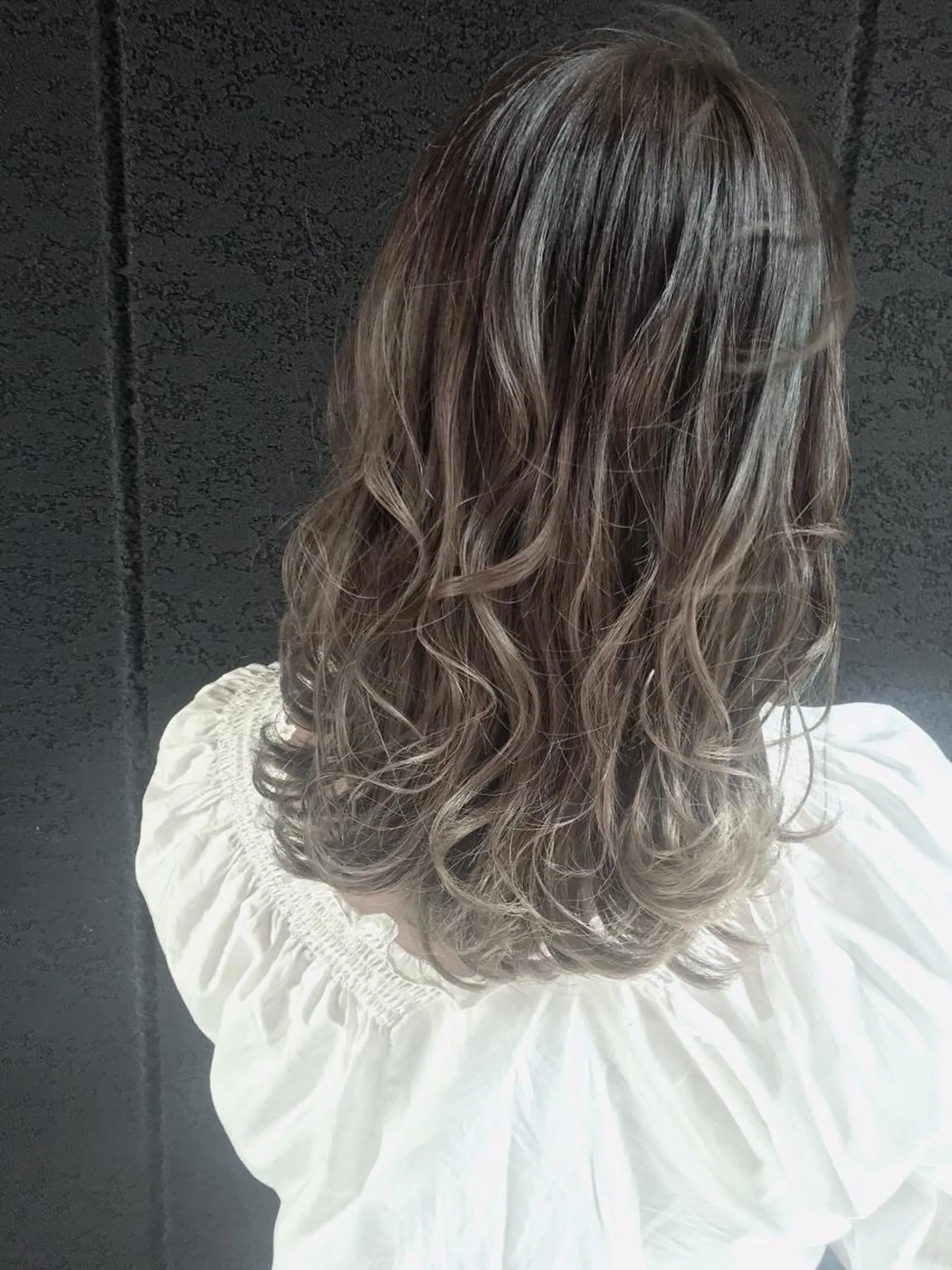 セミロング カラー ヘアアレンジ ハイライトカラー ハイライト TAKA 髪質改善のヘアスタイル