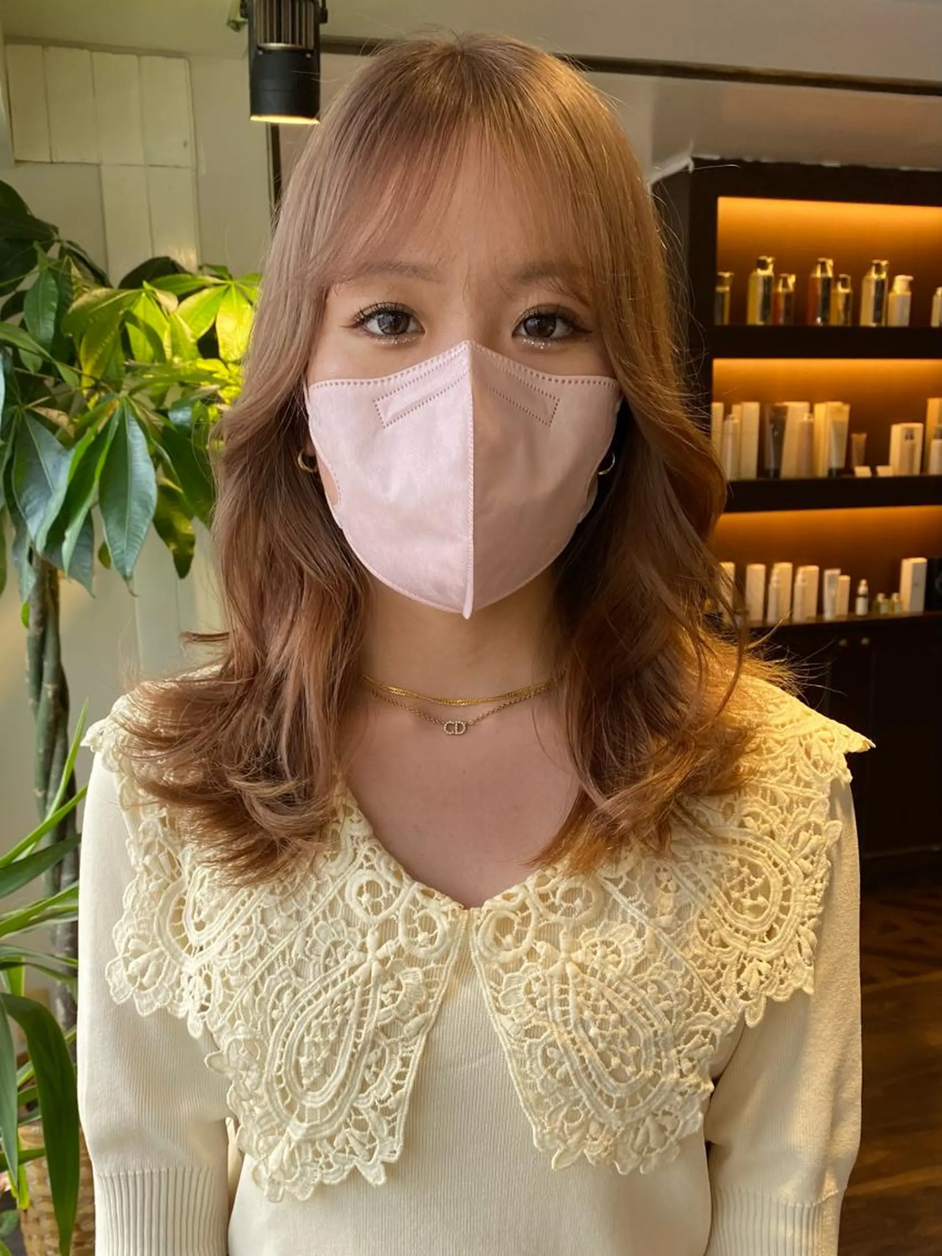 セミロング カラー ヘアアレンジ ベージュカラー ダブルカラー ハイトーンカラー ミルクティーベージュ 韓国風ヘア カット ヘアカラー トリートメント 韓国ヘア×髪質 改善🇰🇷シオリのヘアスタイル