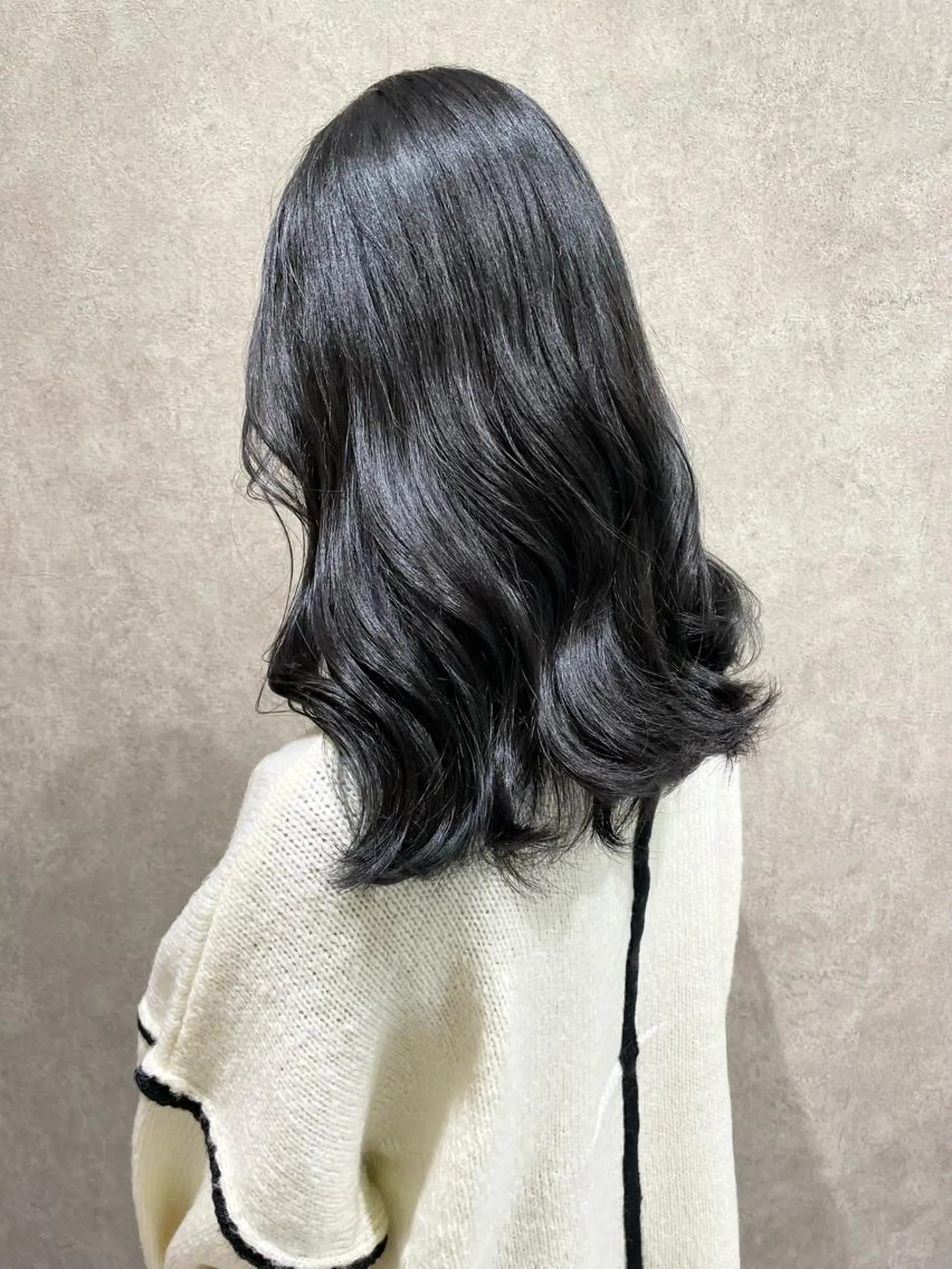 セミロング salowin銀座6丁目所属・20代後半〜30代 支持率◎Megumiのヘアスタイル
