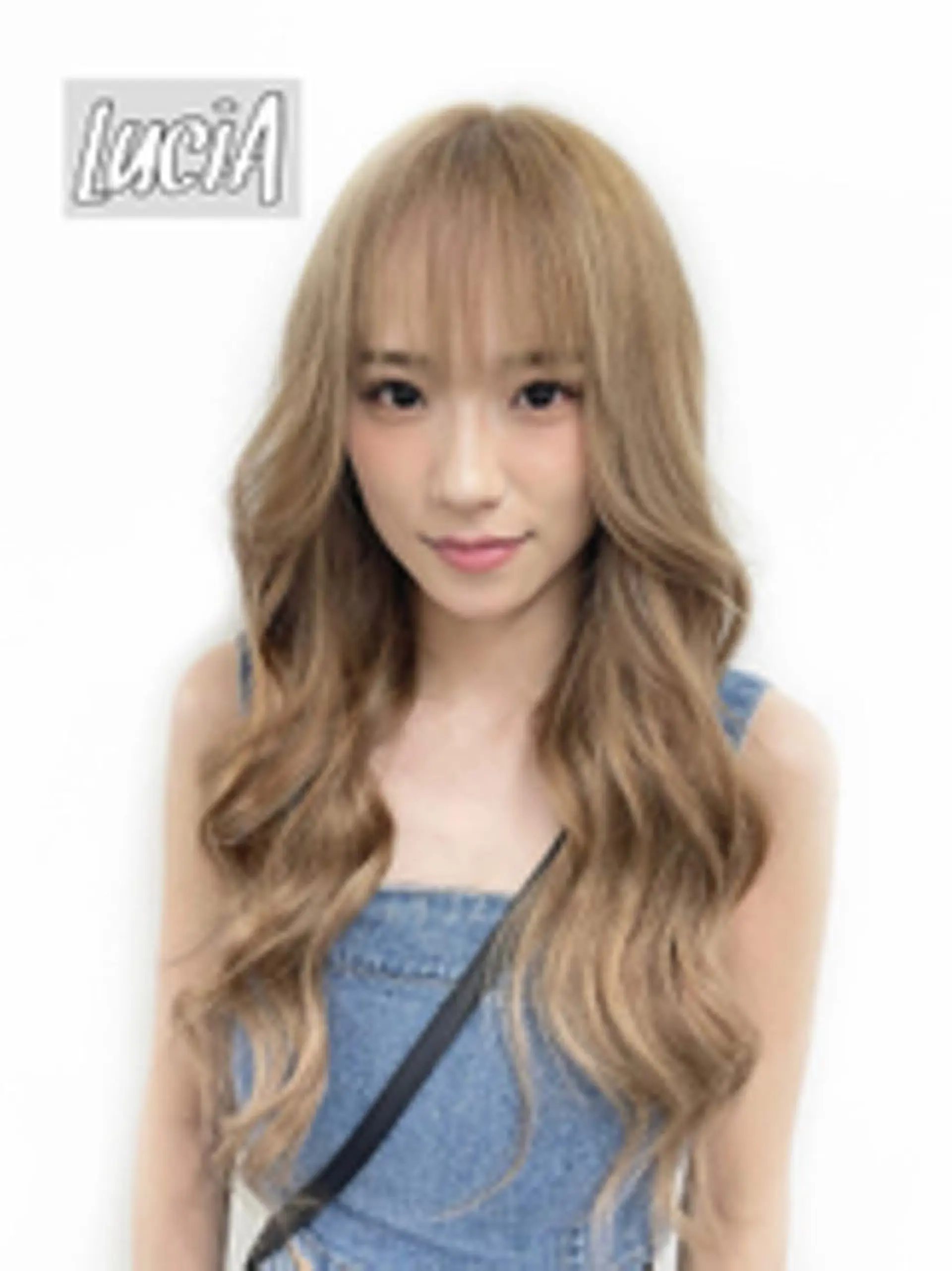 ロング カラー LuciA RIANAのヘアスタイル
