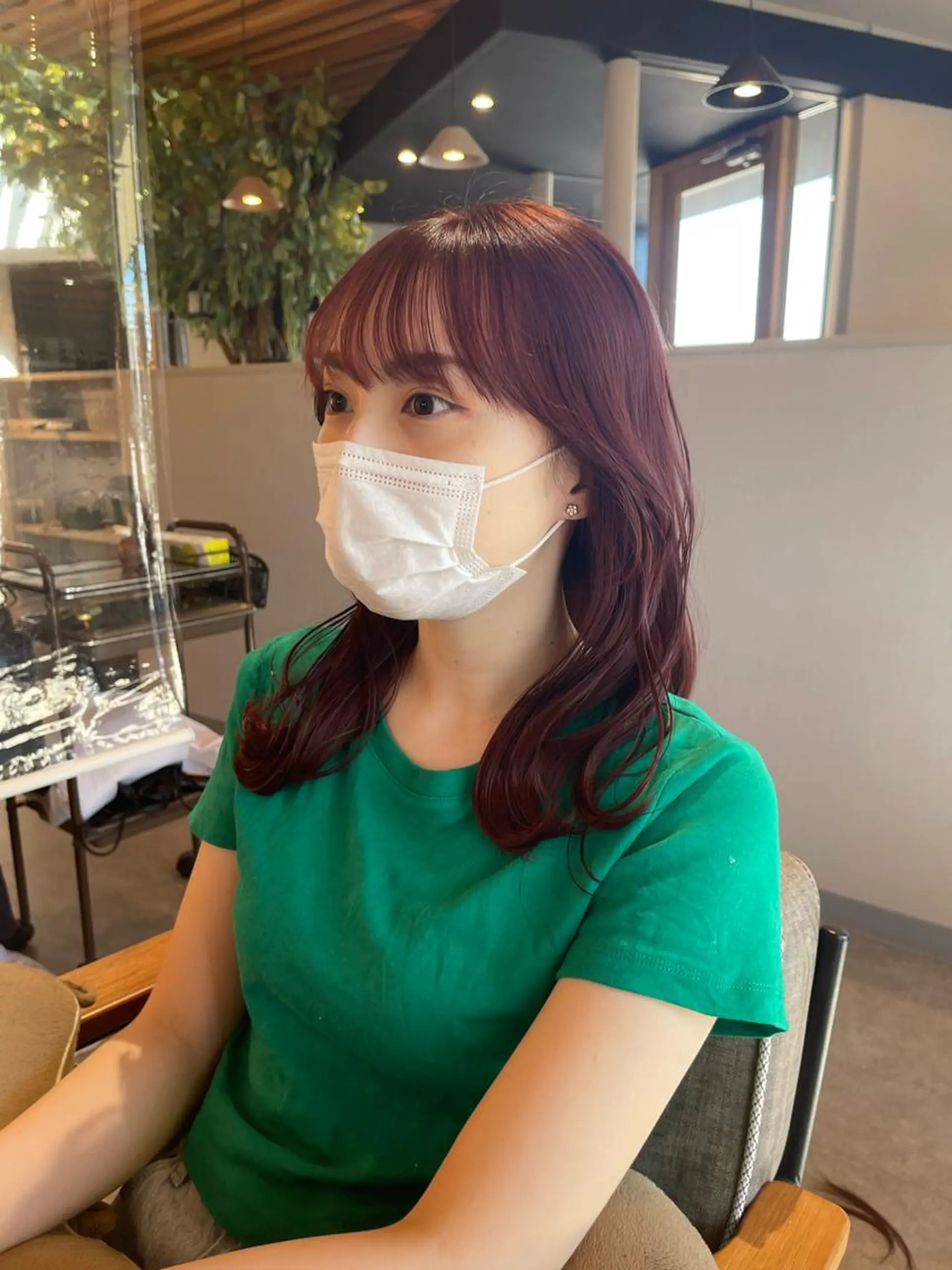 ミディアム カット ヘアカラー トリートメント hyphen《ハイフン》所属・市村 香多のヘアスタイル