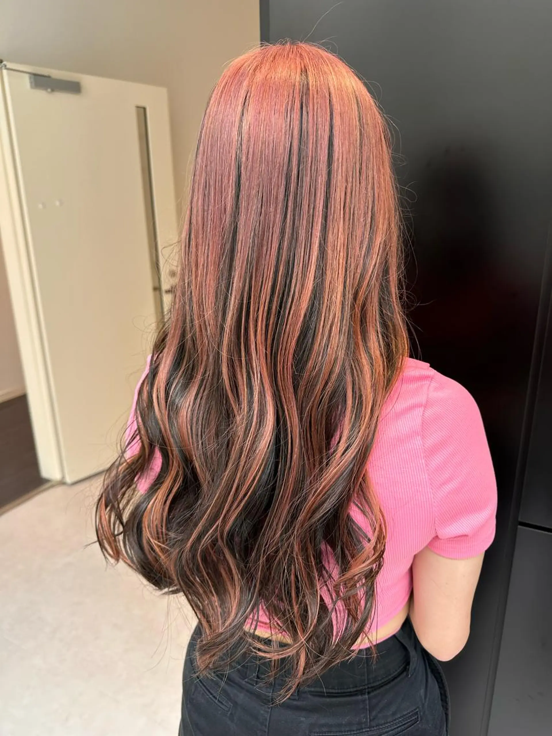 ロング SALOWIN心斎橋Suite店所属・ブリーチ毛にもできる 縮毛矯正|鷹司郎のヘアスタイル