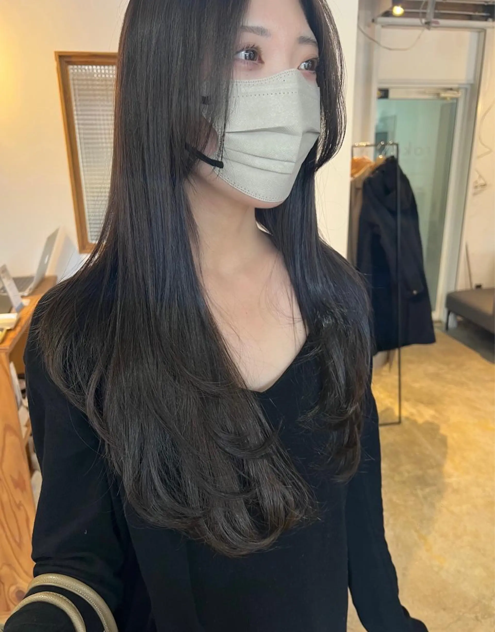 ロング ハイレイヤー レイヤーカット ロング roka ノゾミのヘアスタイル