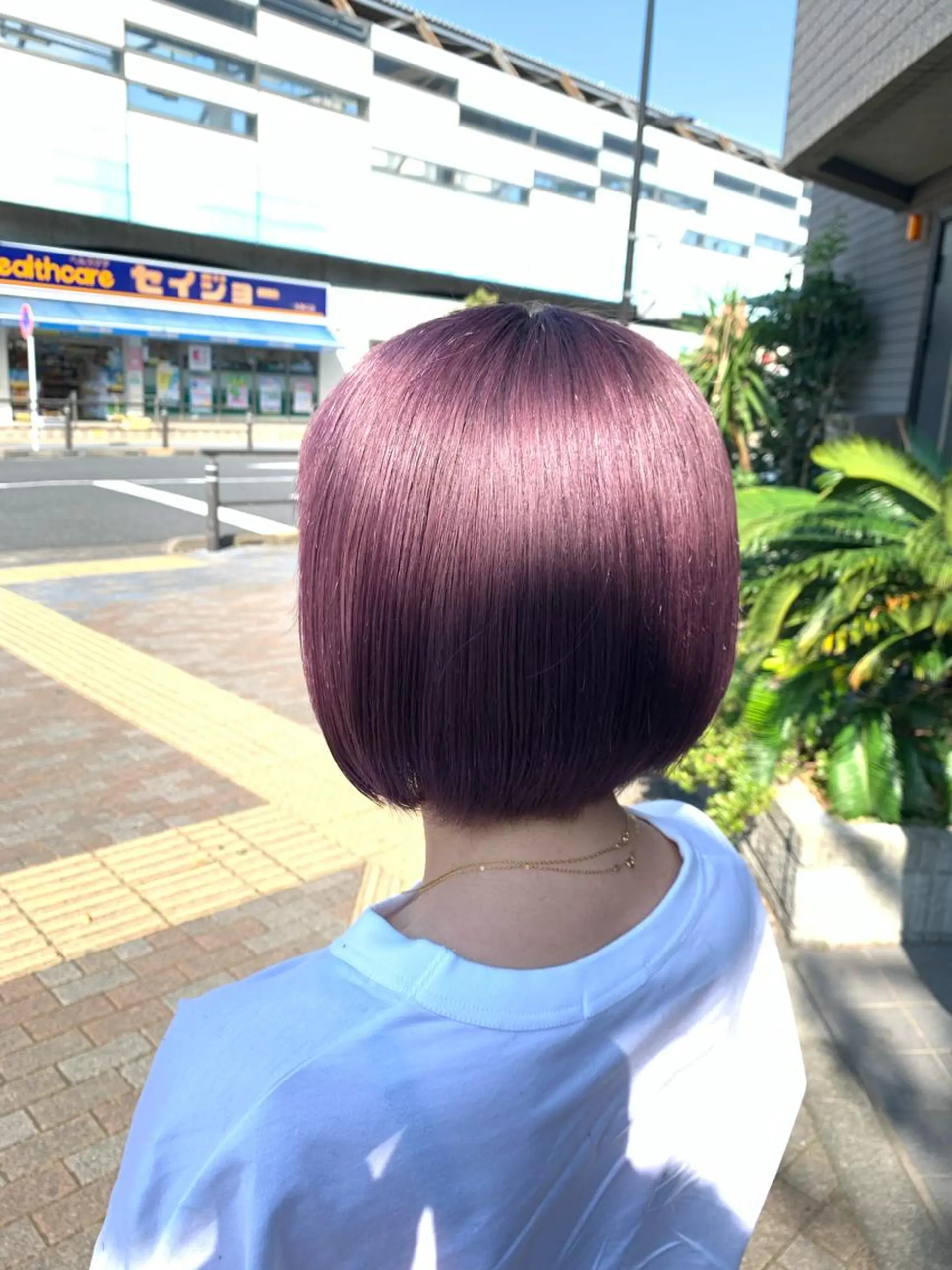 ショート カラー ブリーチ ピンクカラー ピンクパープル パープルカラー カット ヘアカラー トリートメント hairworksbadass所属・菊地 旬のヘアスタイル