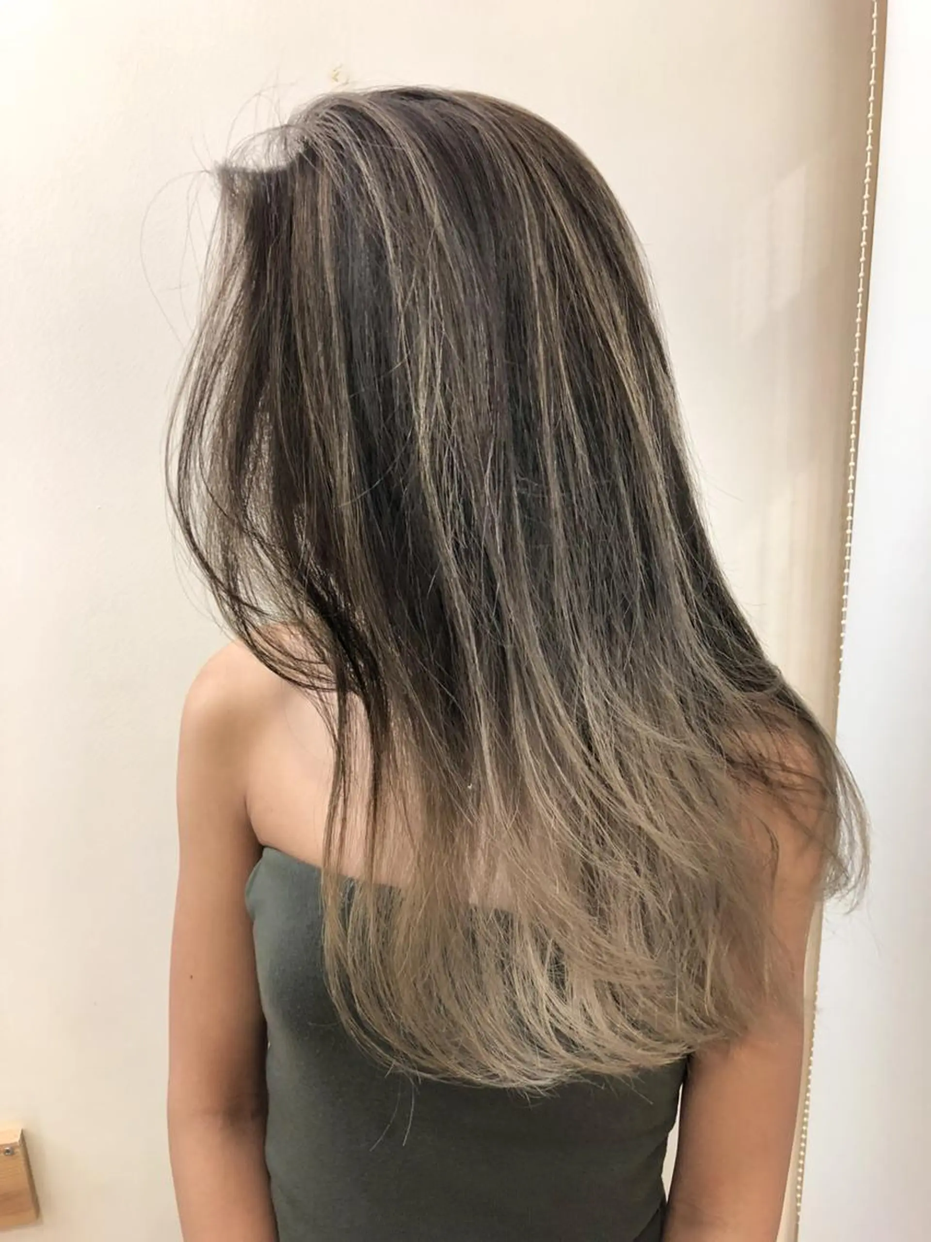 ロング カラー ブリーチ ハイライトカラー ハイライト WONK. ウォンク 心斎橋のヘアスタイル