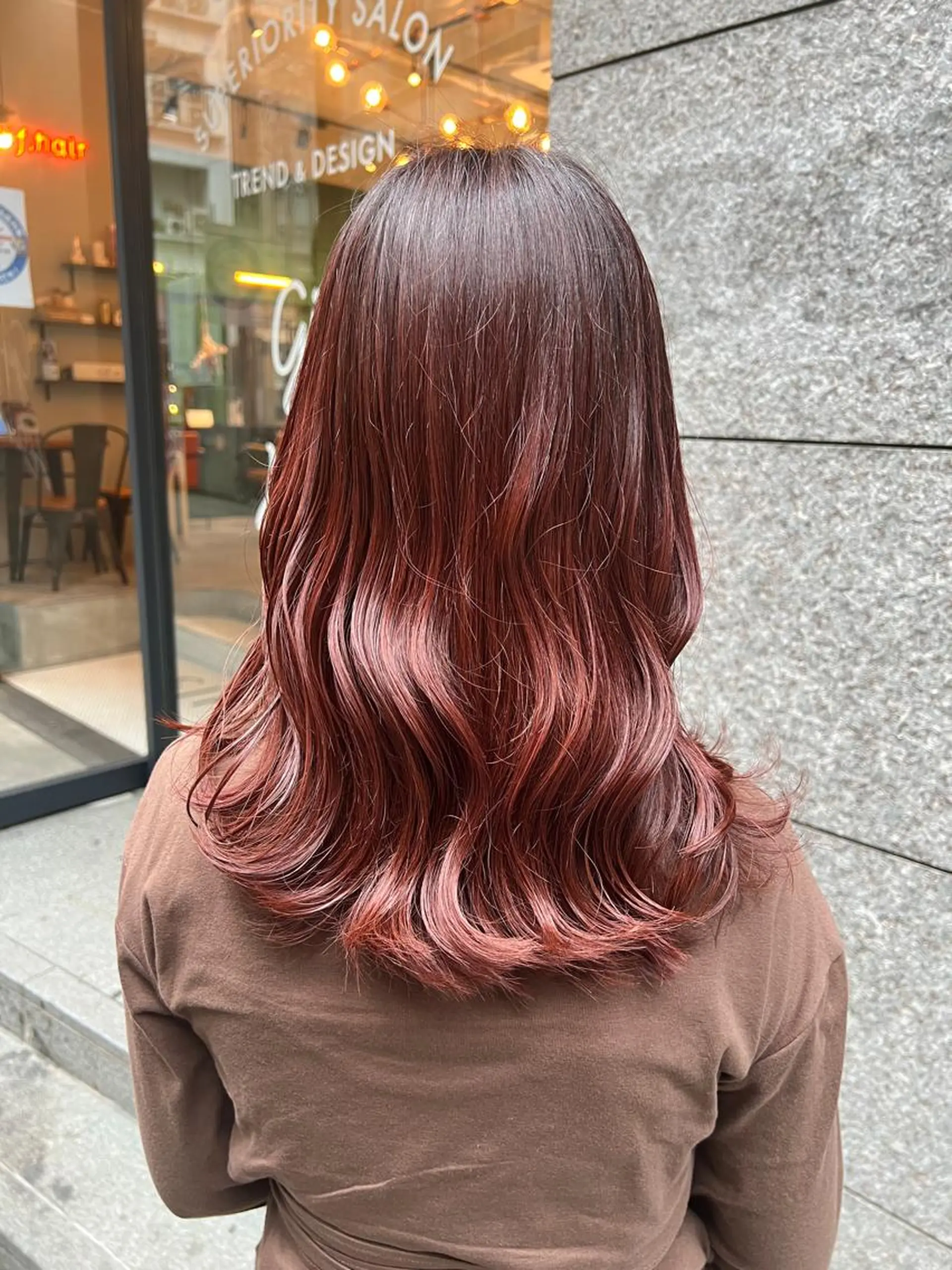 ロング カラー ピンクカラー カット ヘアカラー トリートメント ノイシキ サキのヘアスタイル