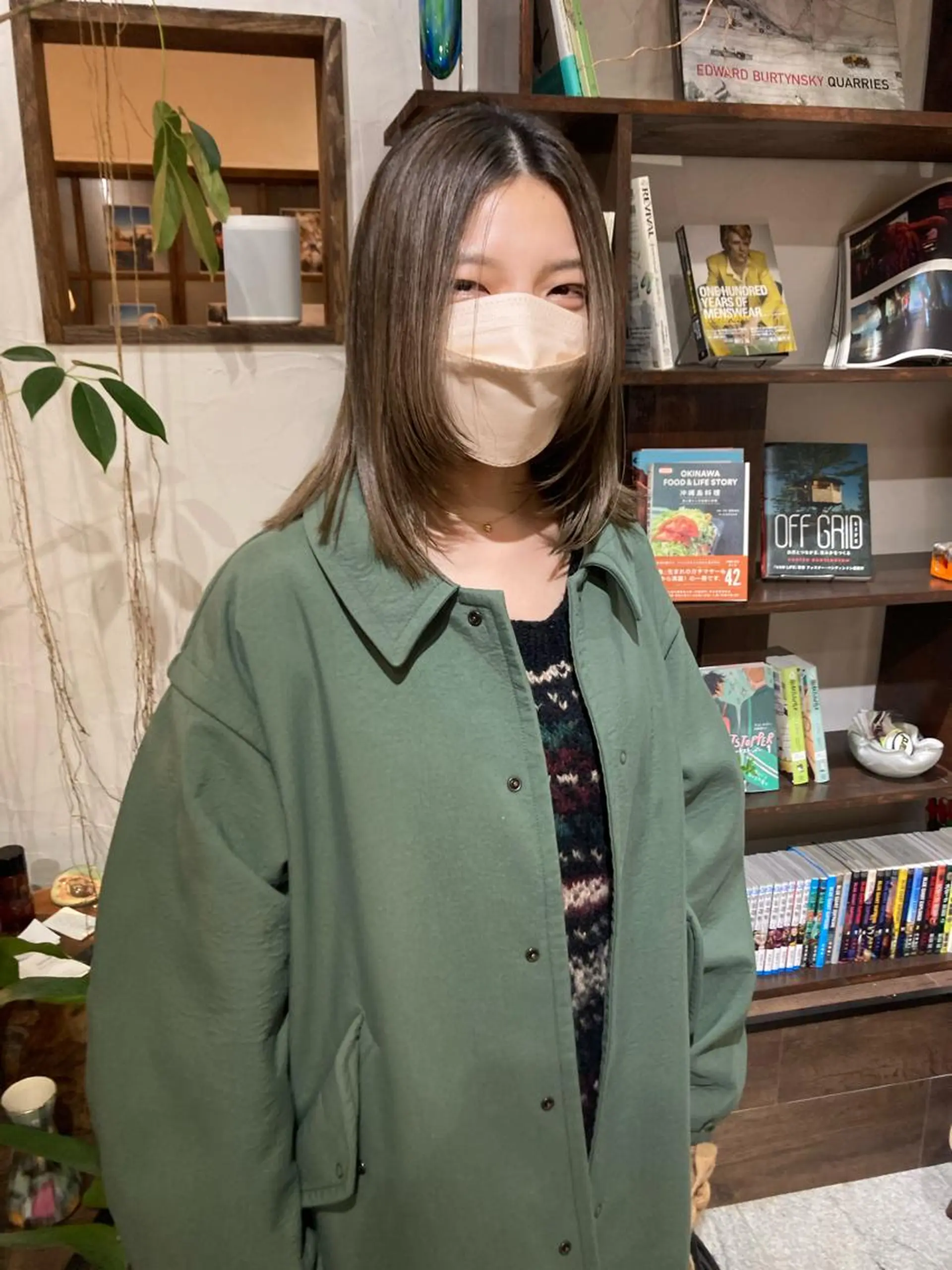セミロング ヘアカラー トリートメント 金田 夏野のヘアスタイル