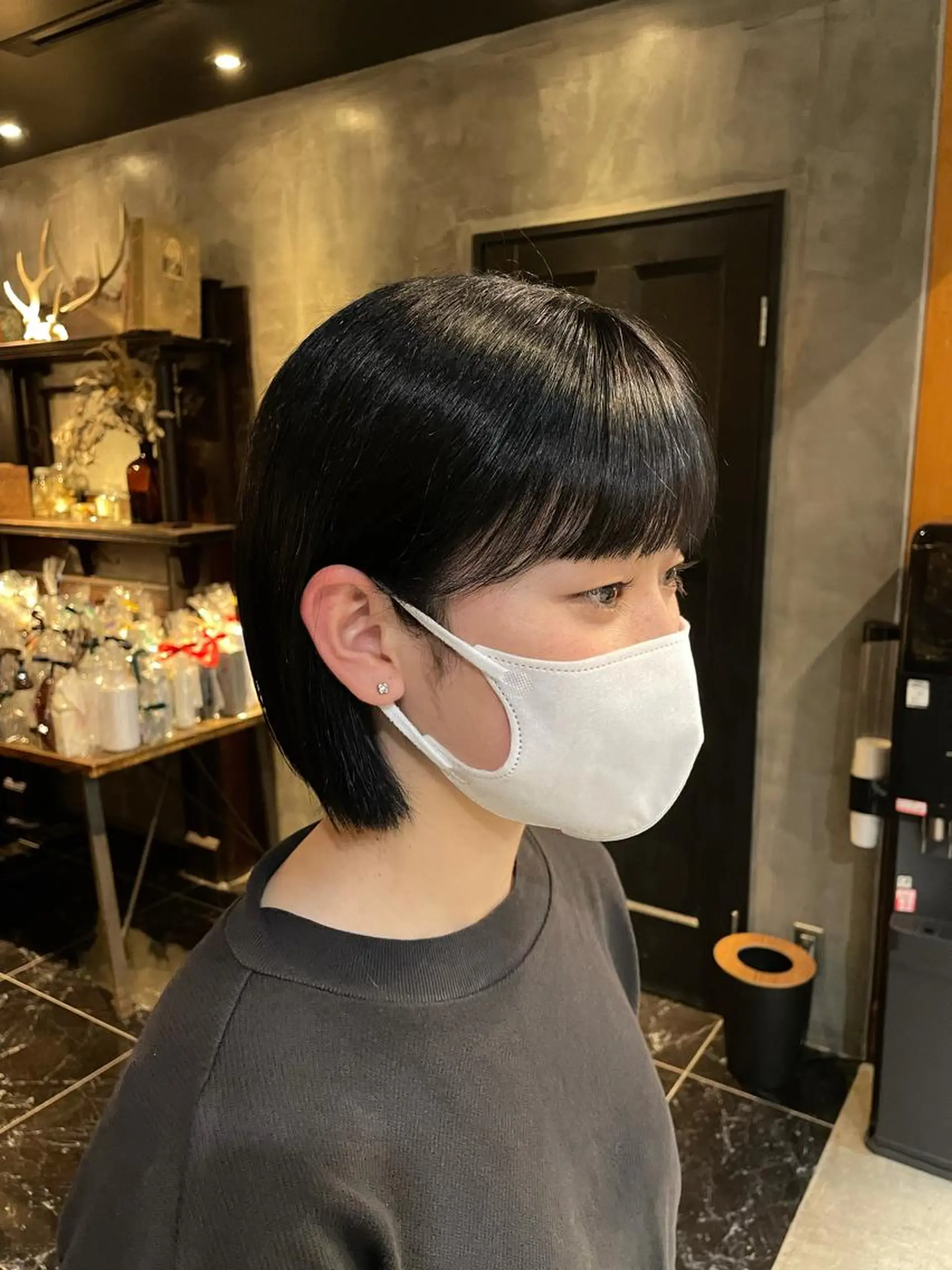 ショート ヘアアレンジ レイヤー/ 透明感カラー/マドカのヘアスタイル