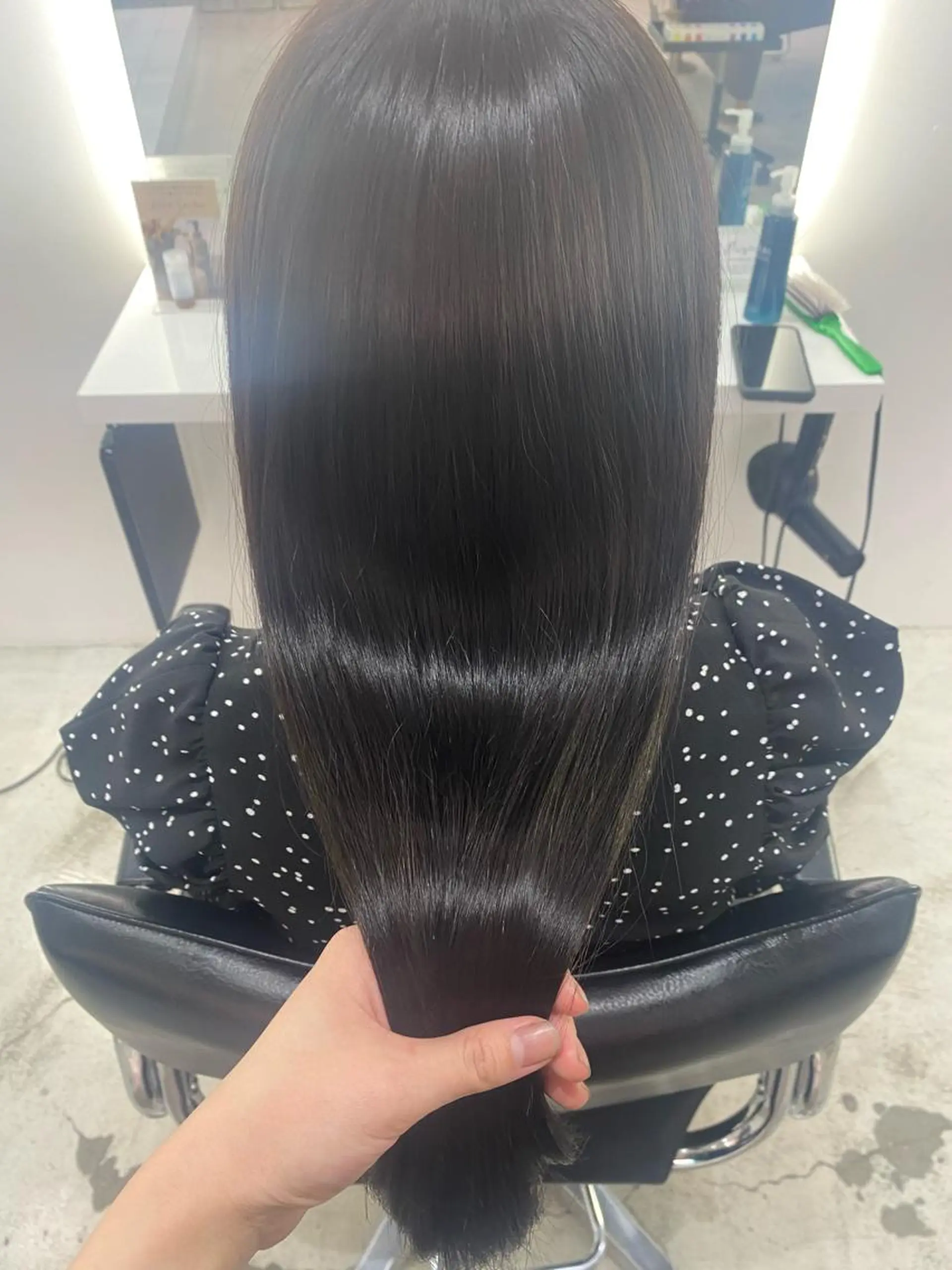 ロング aoi ♡グレージュ ・ベージュカラーのヘアスタイル
