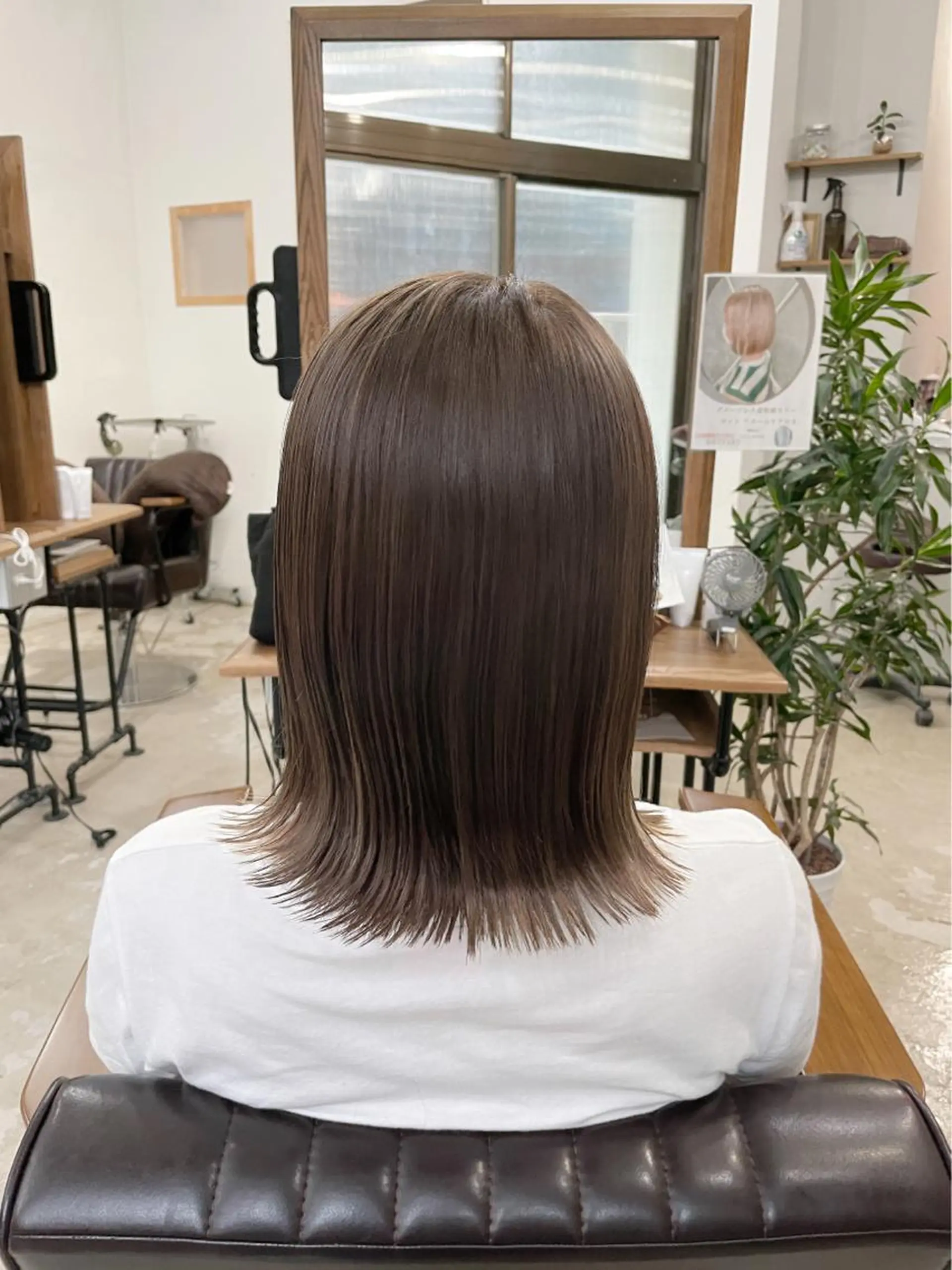 セミロング カラー 坂本 かのんのヘアスタイル