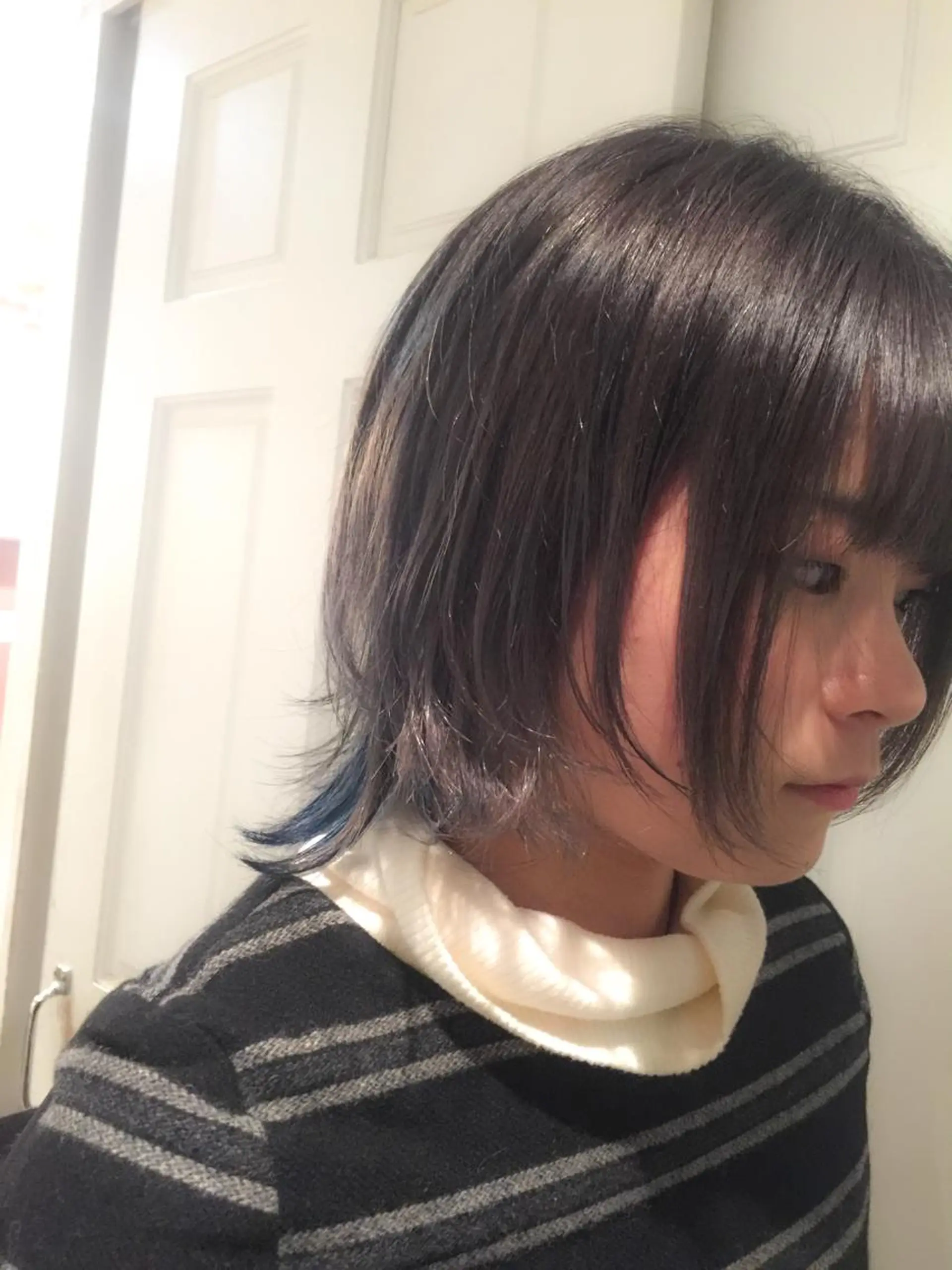 ショート カラー ブルーカラー インナーカラー ウルフカット ホワイト&レイヤーカ ットエクステ長畠俊輔のヘアスタイル