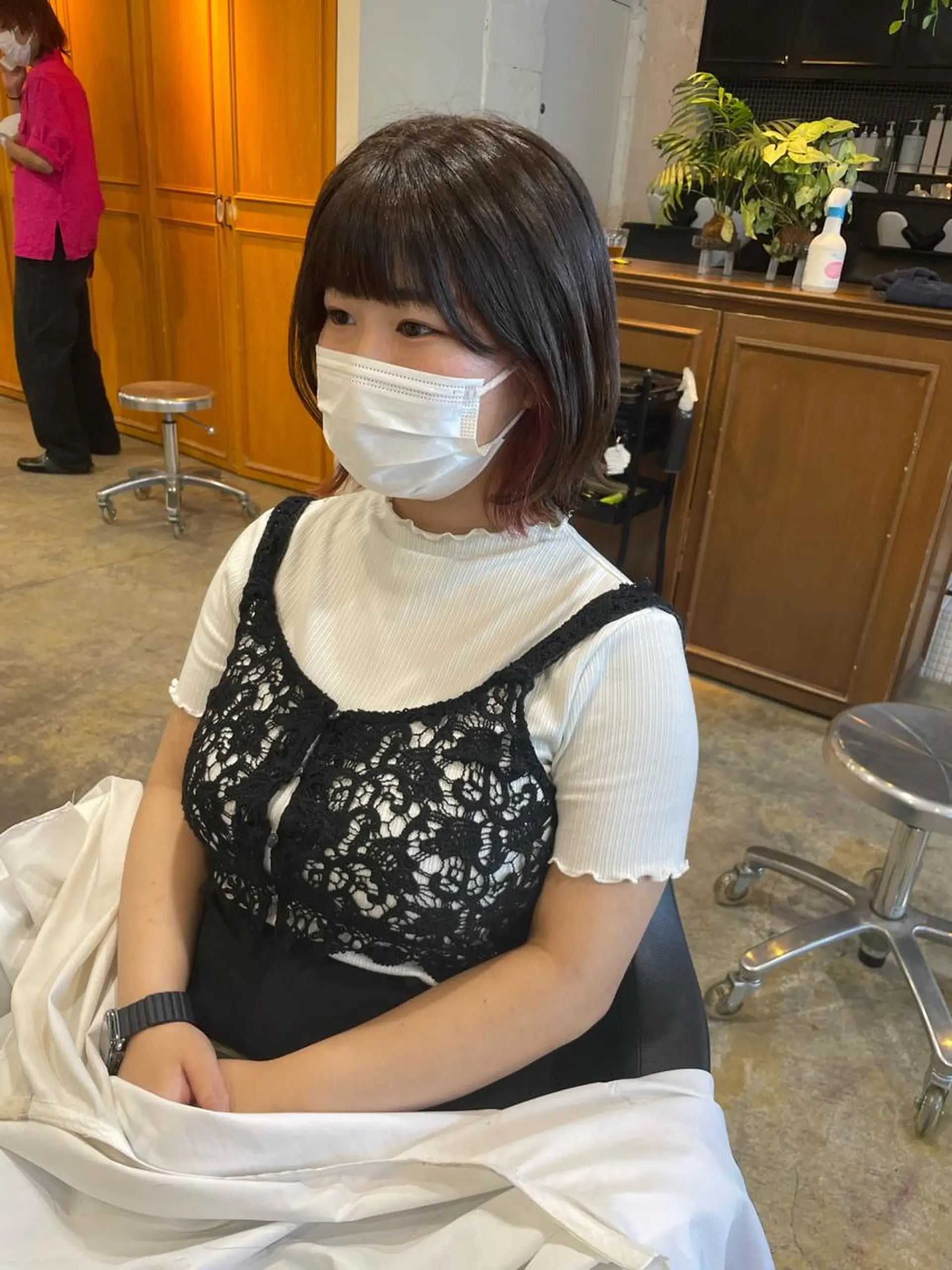 ミディアム カラー アッシュ ボルドーカラー ヘアカラー トリートメント MIOベージュカラー 柔らかいカラーのヘアスタイル