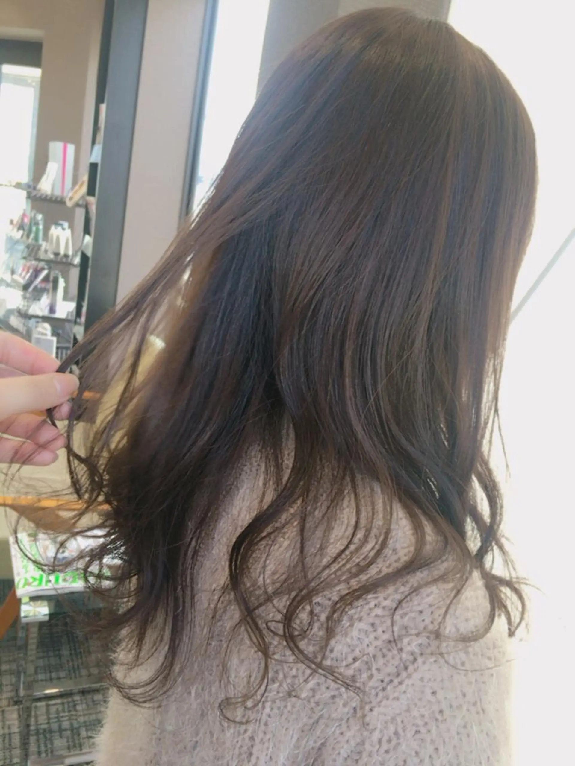 セミロング カラー パーマ アッシュ オリーブアッシュ ヤマグチ ナツキのヘアスタイル