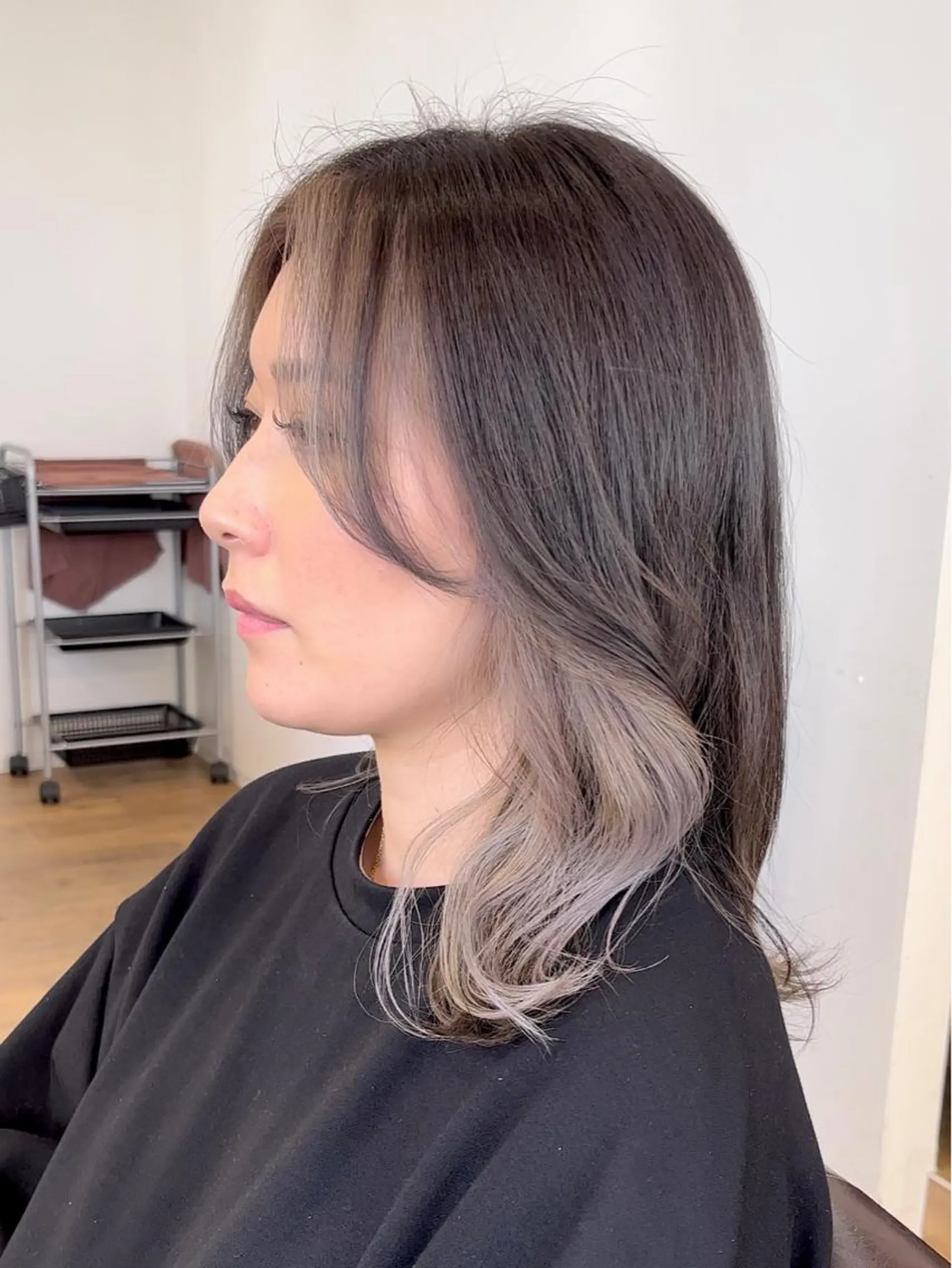ミディアム カラー ミストバング ベージュカラー ブリーチ  フェイスフレーミング ミルクティーベージュ ヘアカラー KIZU 髪質改善 オカルト怪談のヘアスタイル