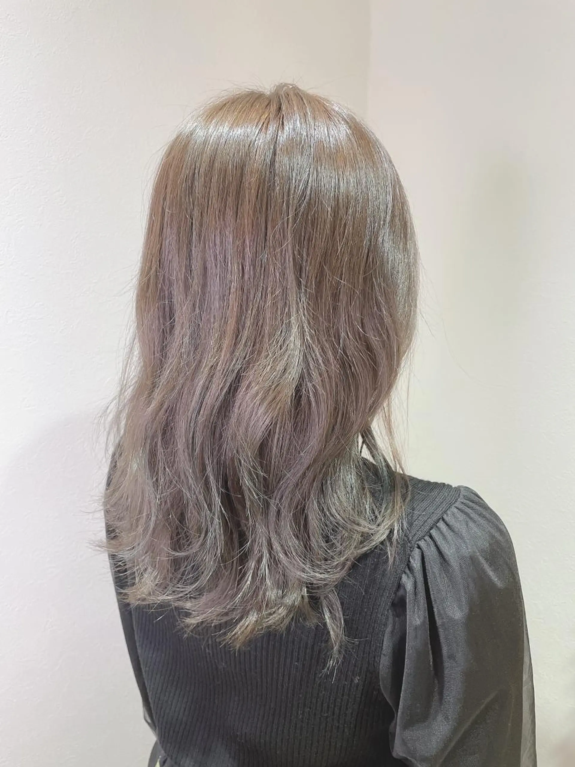 セミロング 新宿韓国風レイヤー カット内田智大のヘアスタイル