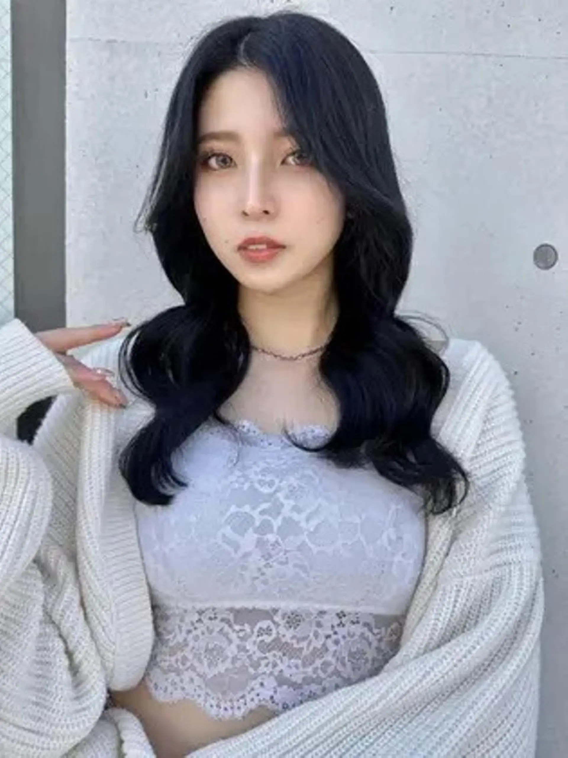 カラー 冬の透明感暗髪❄️ トレンドカラー❄️のヘアスタイル