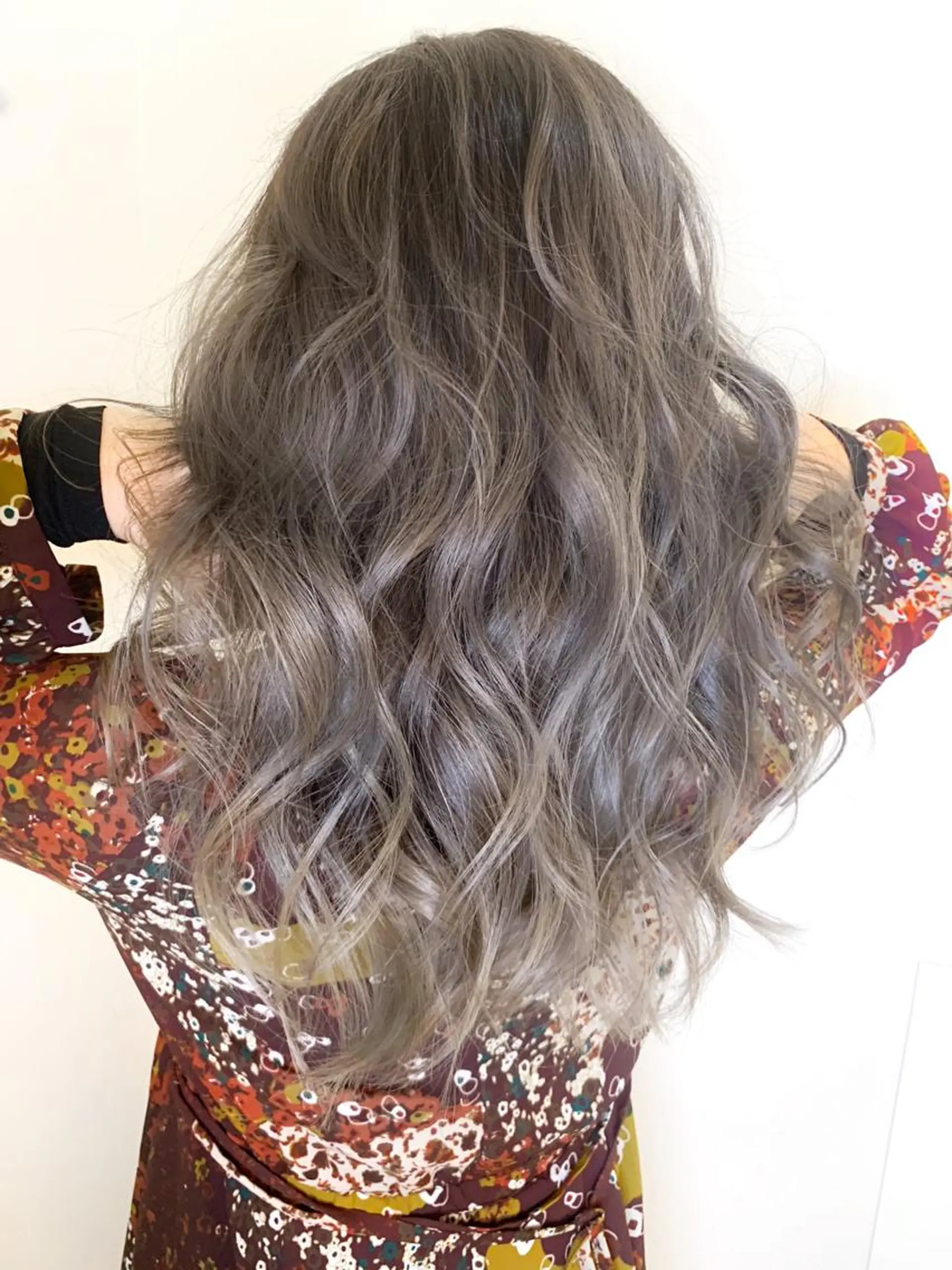 セミロング レイヤーカット 可児 令路のヘアスタイル