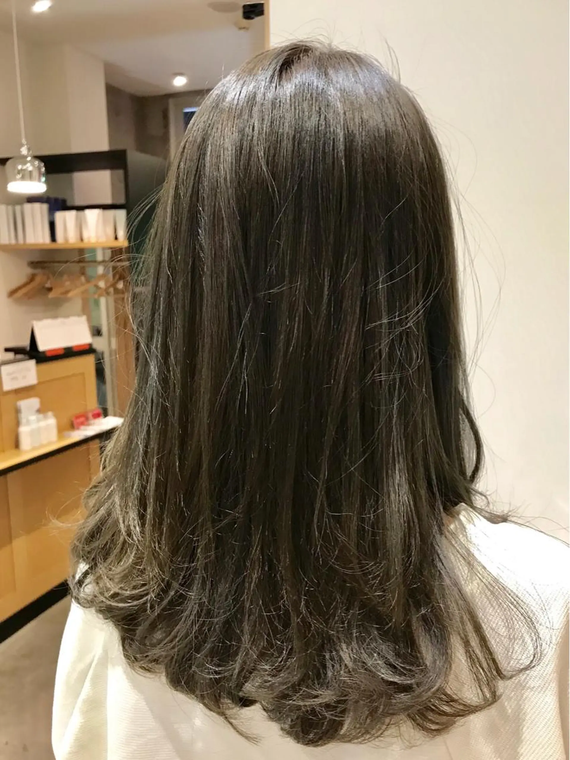 ロング カラー ブリーチ グレージュ ブリーチなしカラー ヘアカラー トリートメント KEN KENのヘアスタイル