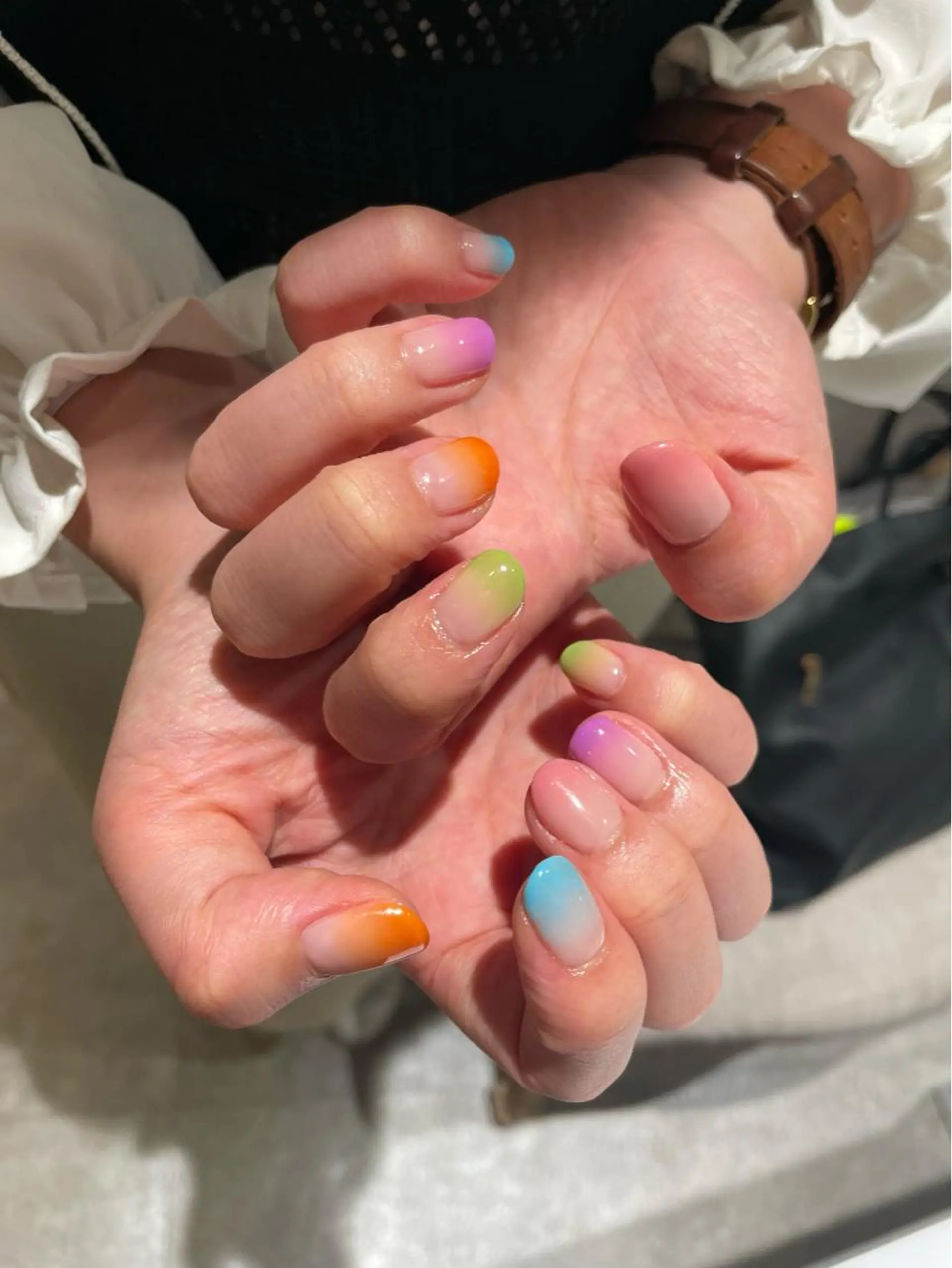 ネイル グラデーション ハンドネイル ハイトーン🦄ネイル 💞のぶちのネイルデザイン