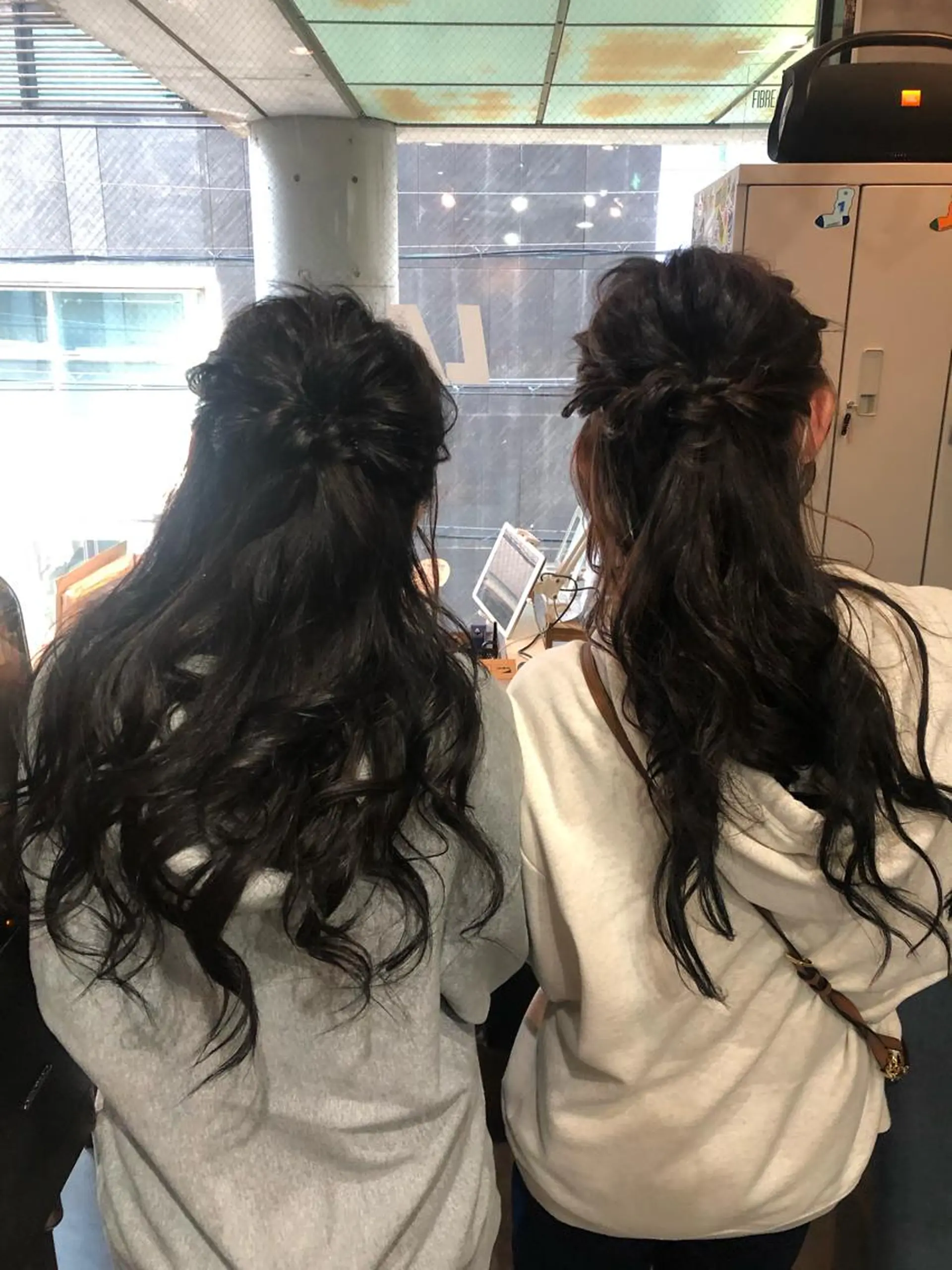 セミロング ヘアアレンジ ハーフアップ alpha. カラーエクステ下妻のヘアスタイル