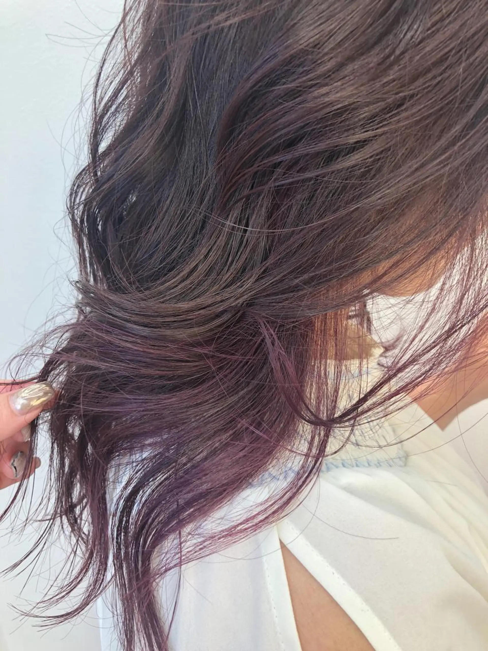 ロング パープルカラー a .のヘアスタイル