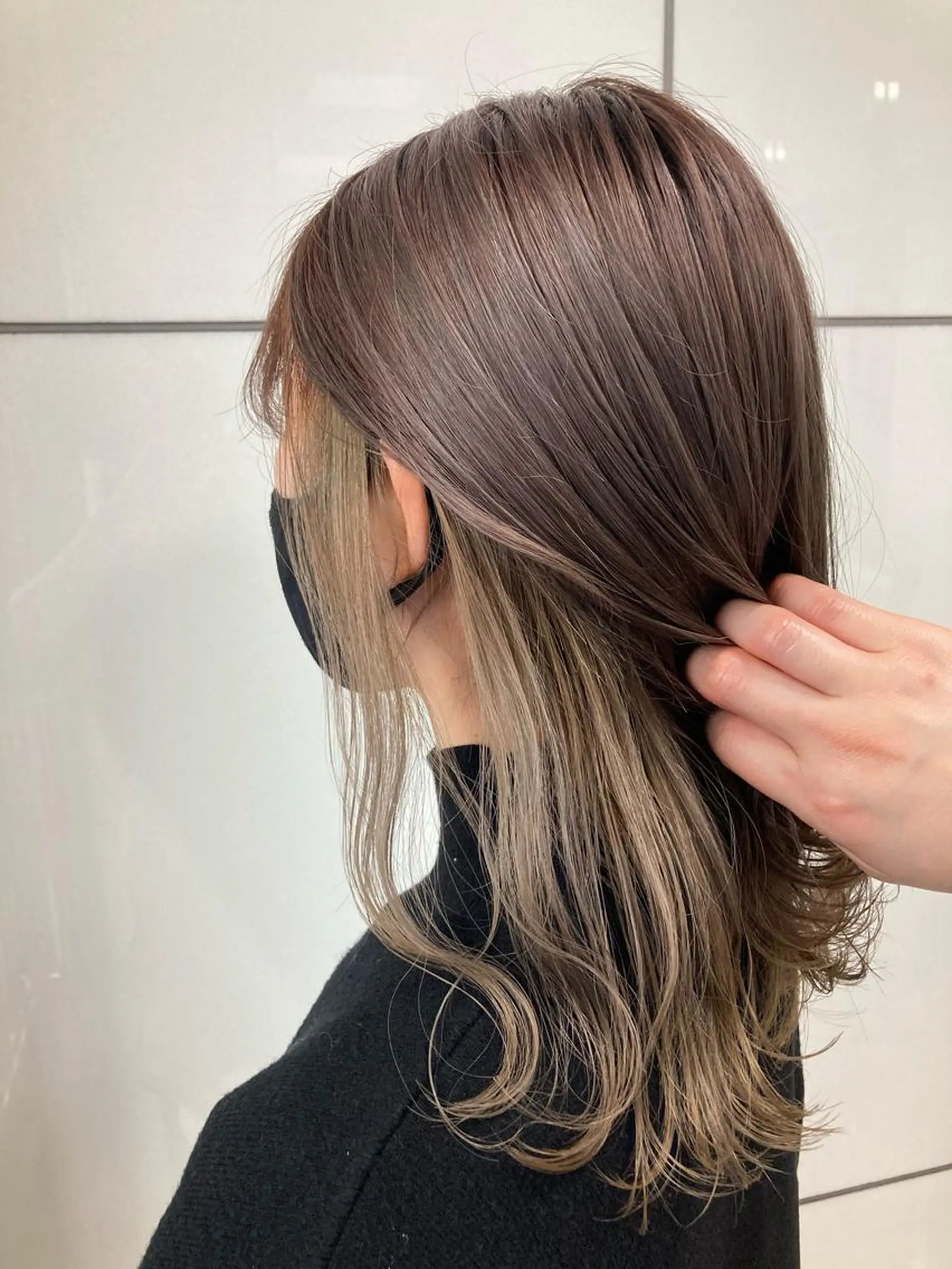 セミロング カラー ベージュカラー インナーカラー ホワイトベージュ ヘアカラー トリートメント 髪質改善/痛ませ ないカラー/西村航大のヘアスタイル