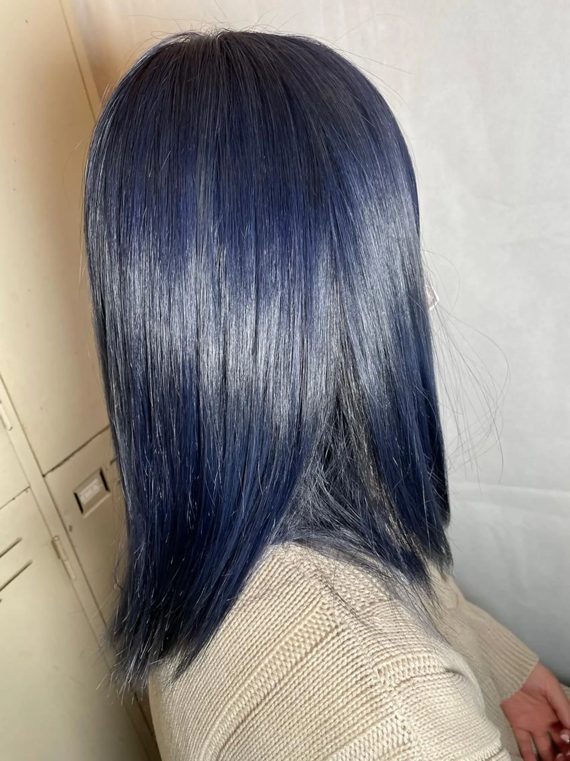 カラー 黒髪 ブリーチ ブルーカラー ブルーブラック hair design D.ulu所属・隅内 桃香のヘアスタイル