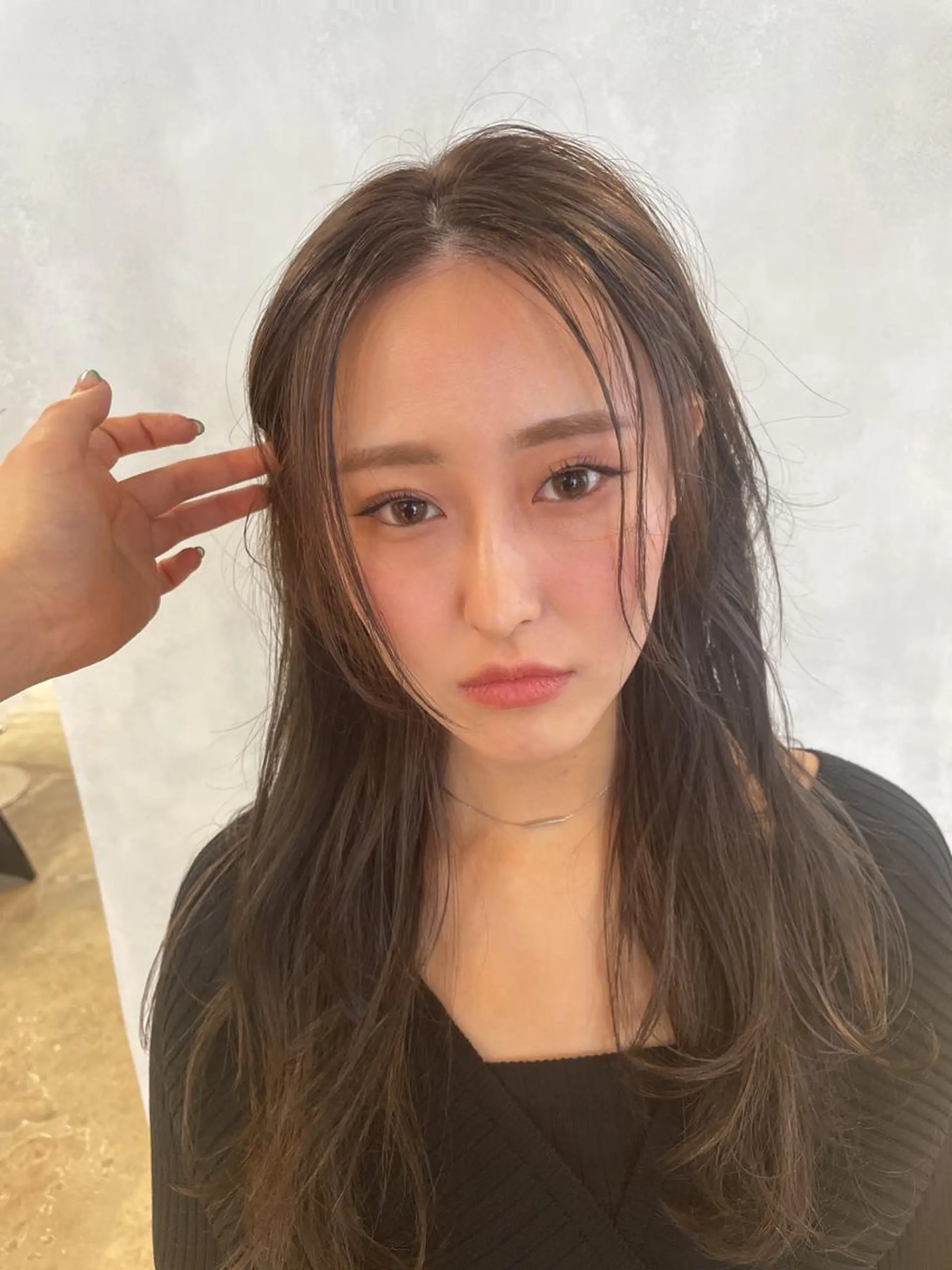 ロング カラー ベージュカラー フォギーベージュ ヘアカラー トリートメント kato himariのヘアスタイル