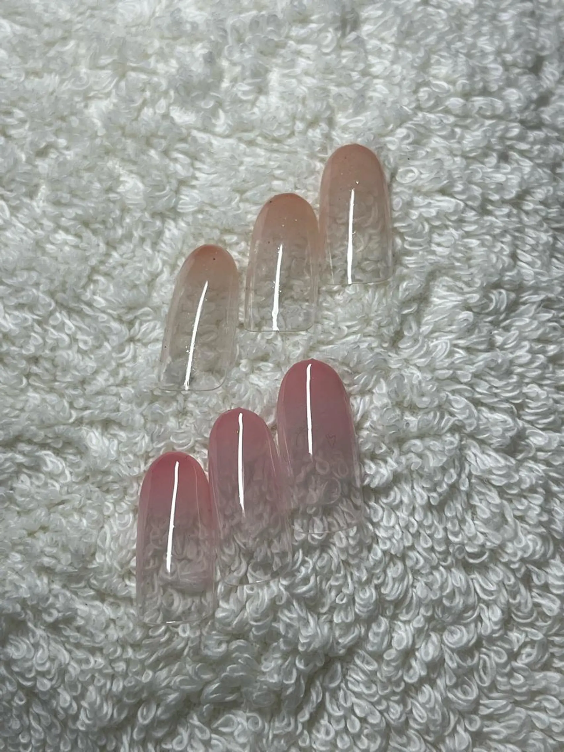 ネイル グラデーション オフィスネイル ネイルサロンエーナイン平岸店所属・齋藤 英理のネイルデザイン